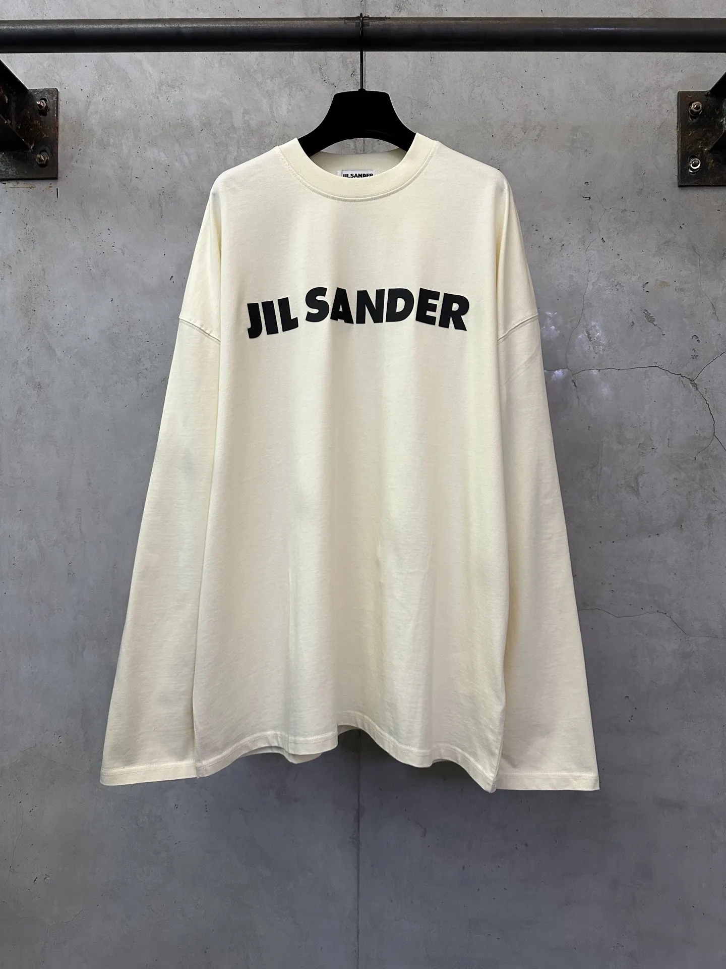 Logo Print Heavyweight Cotton Long-Sleeve T-Shirt D23021764