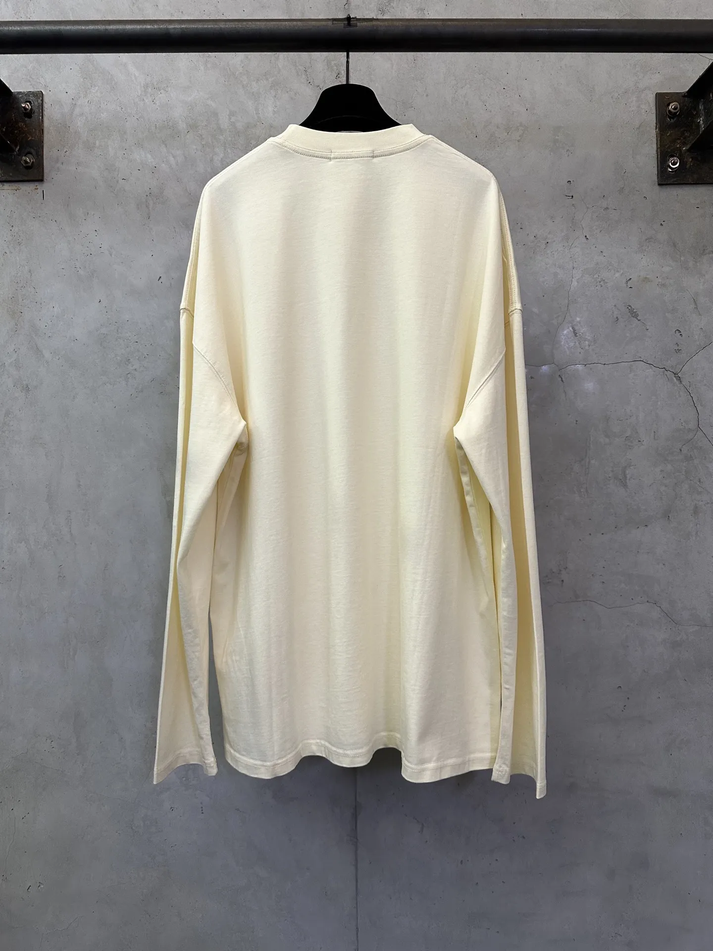Logo Print Heavyweight Cotton Long-Sleeve T-Shirt D23021764 — view 2