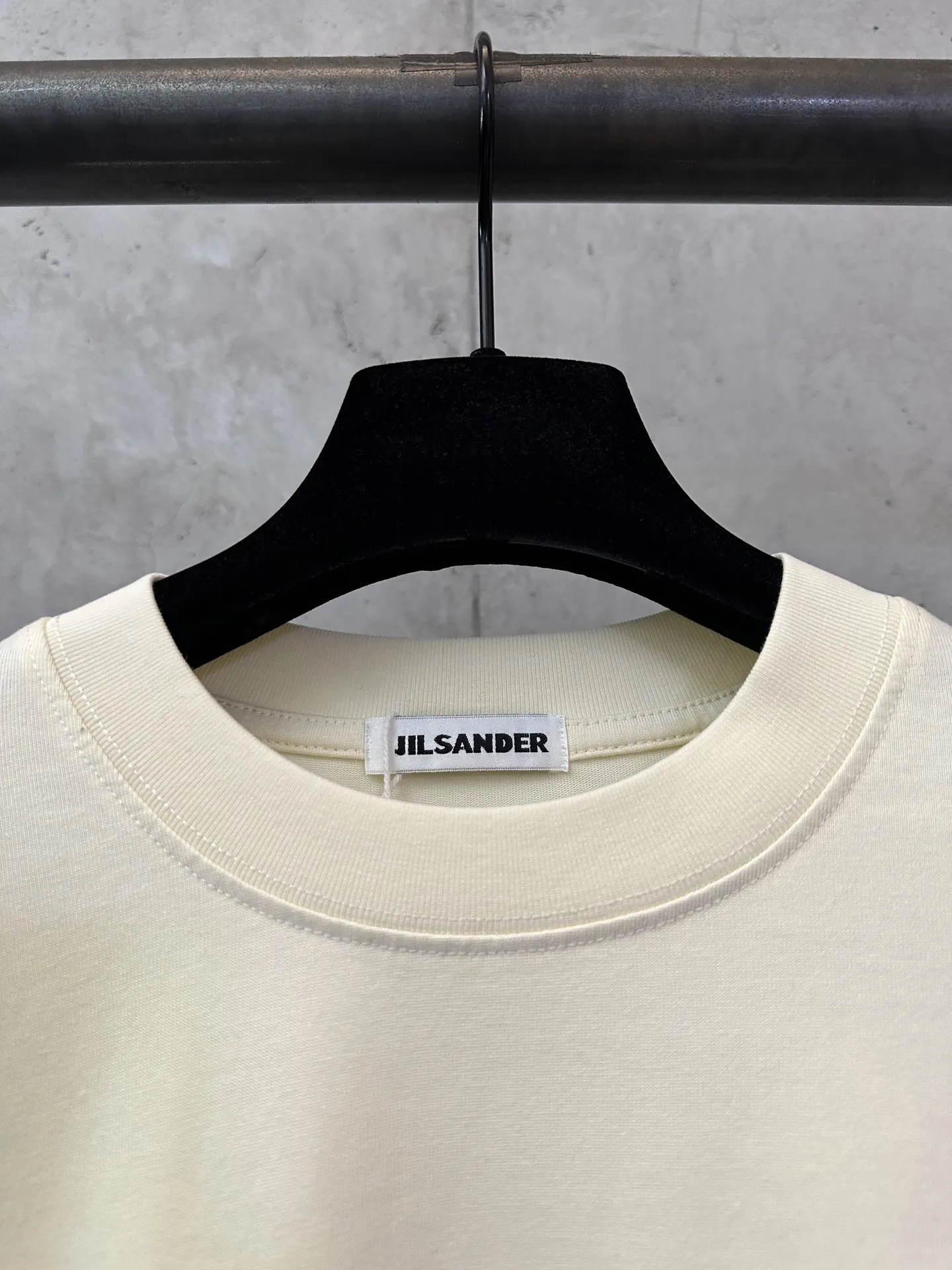 Logo Print Heavyweight Cotton Long-Sleeve T-Shirt D23021764 — view 7
