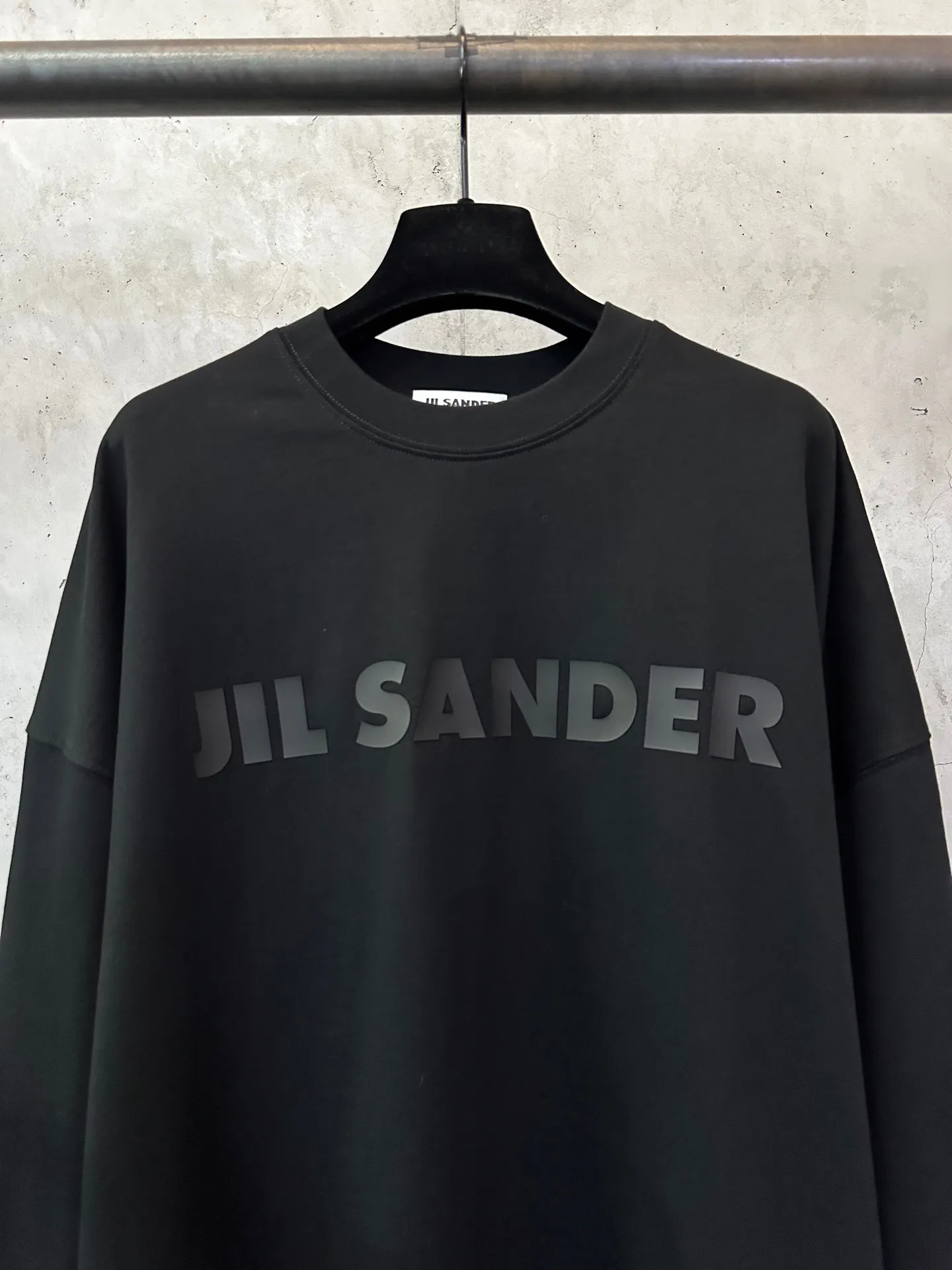 Logo-Print Heavyweight Cotton Long-Sleeve T-Shirt D23021763 — view 3