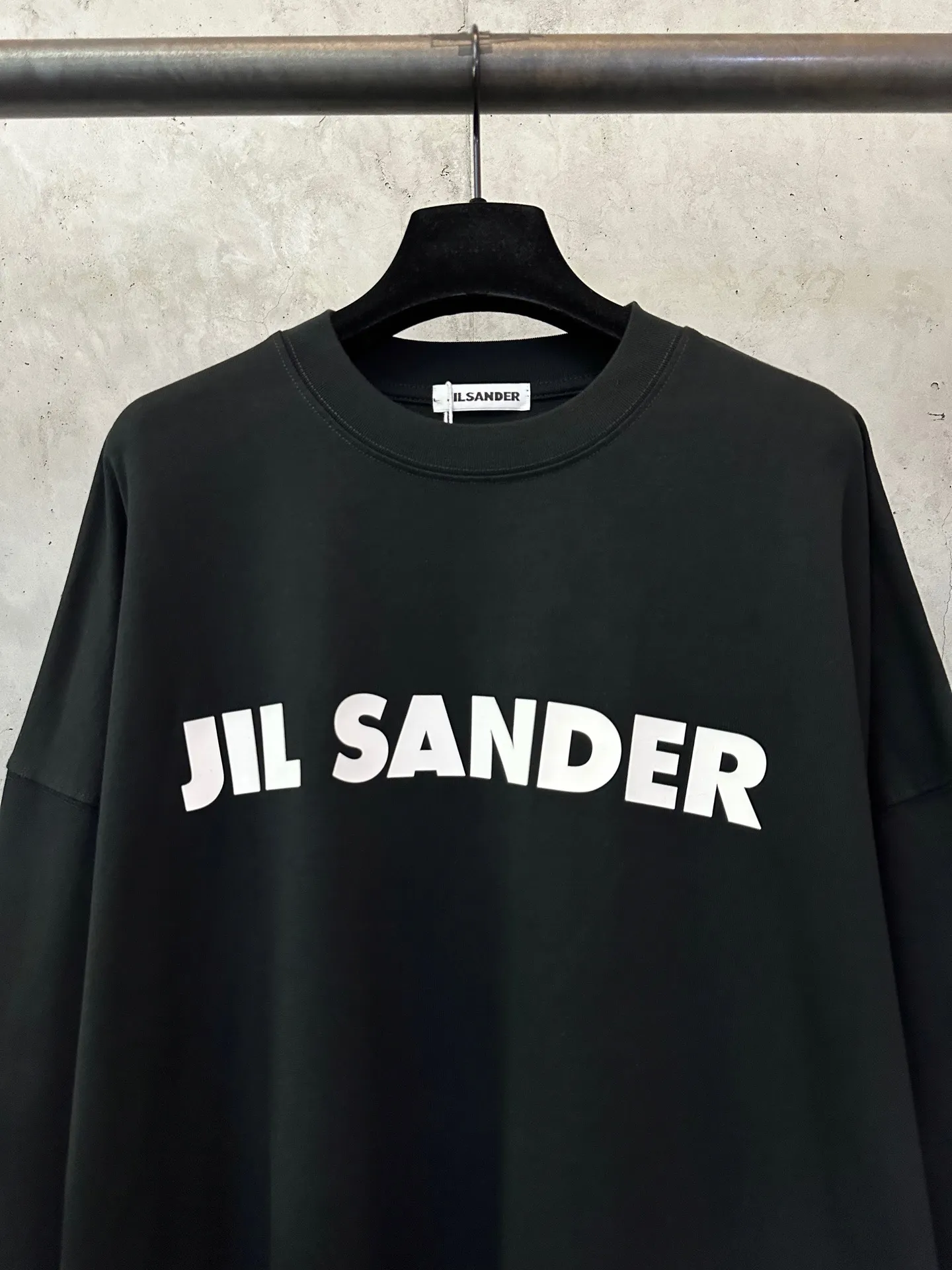 Logo Print Long-Sleeve Cotton T-Shirt D23021762 — view 3