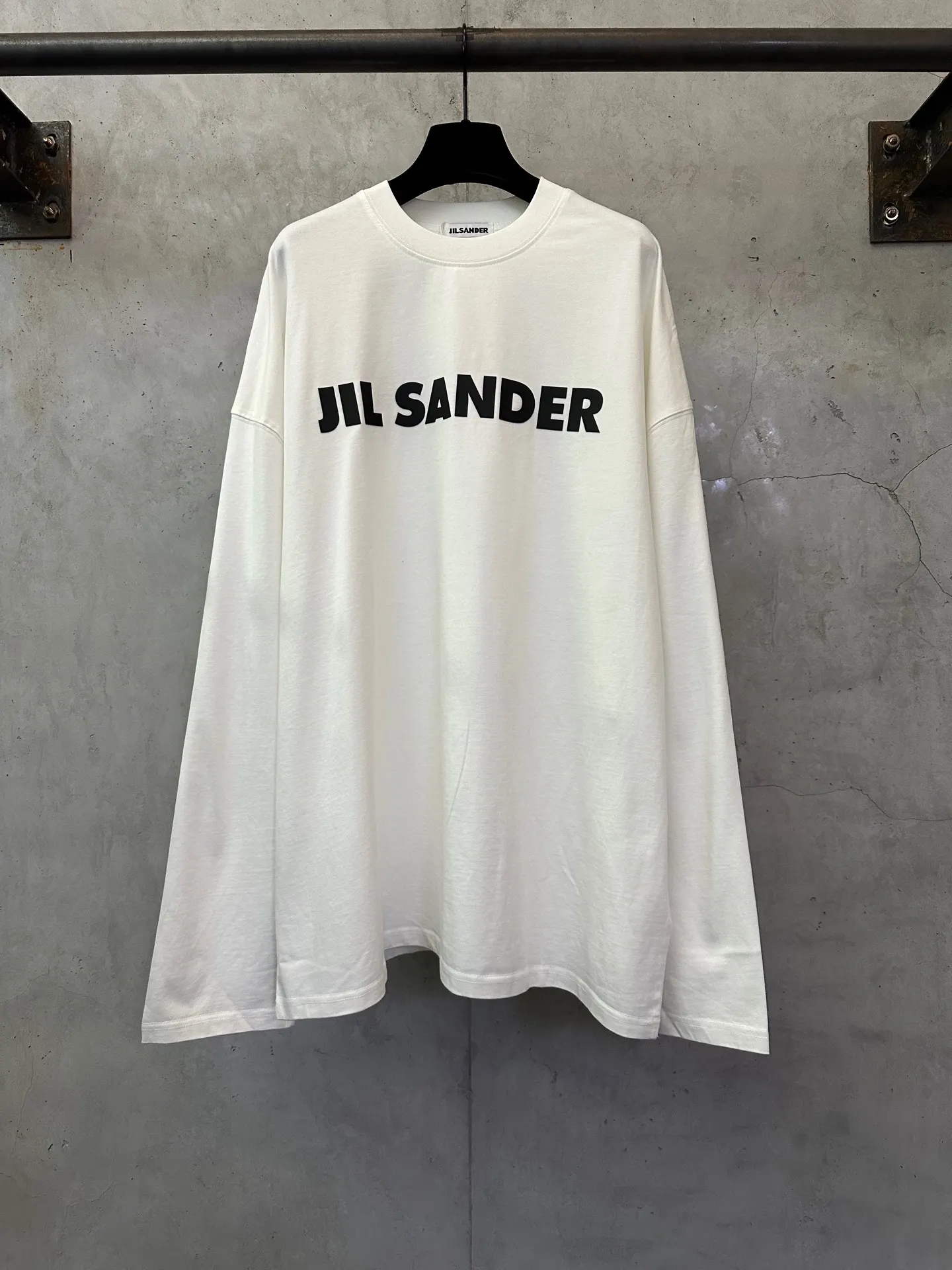 Logo Print Heavyweight Cotton Long-Sleeve T-Shirt D23021761