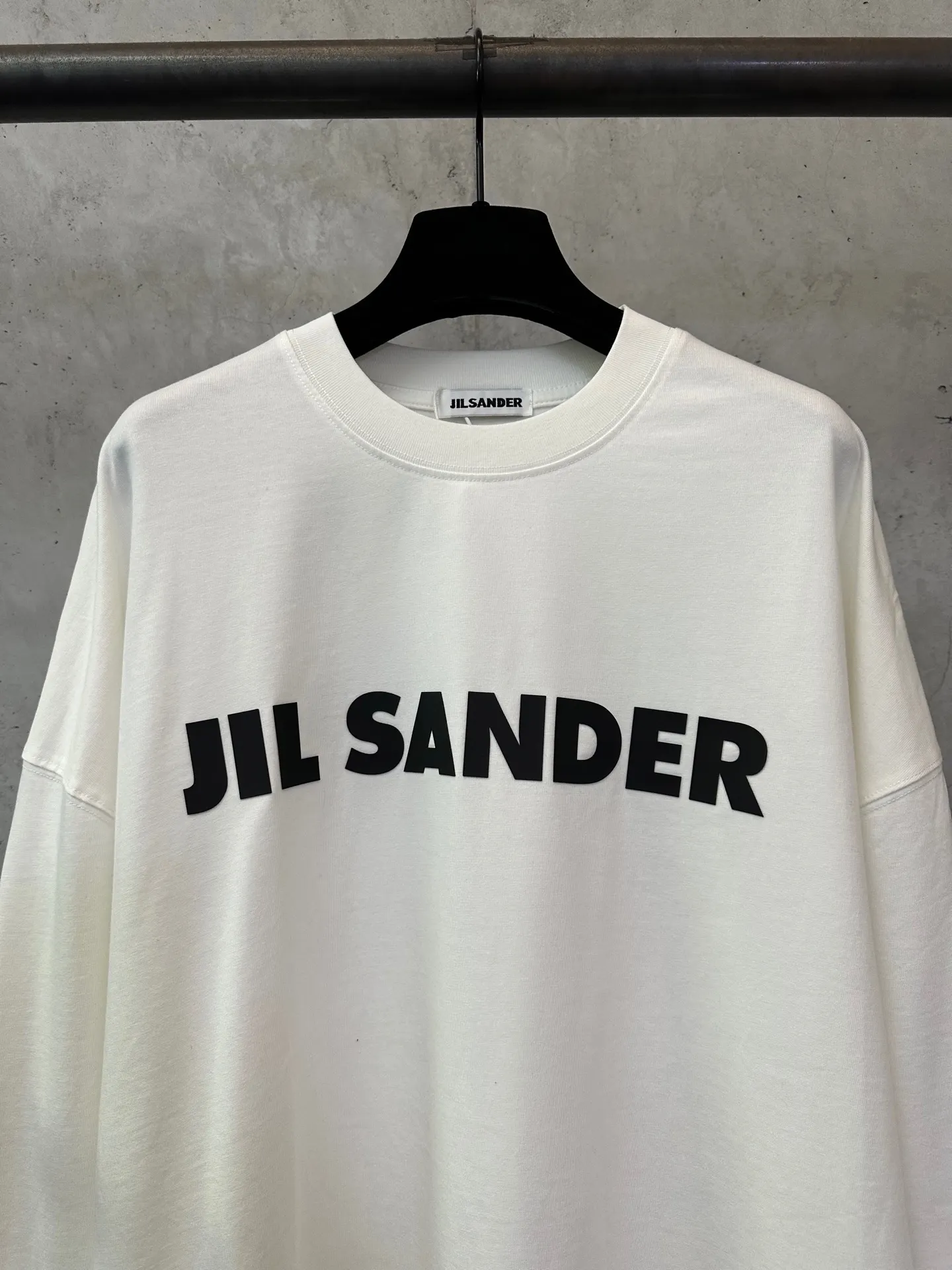 Logo Print Heavyweight Cotton Long-Sleeve T-Shirt D23021761 — view 3
