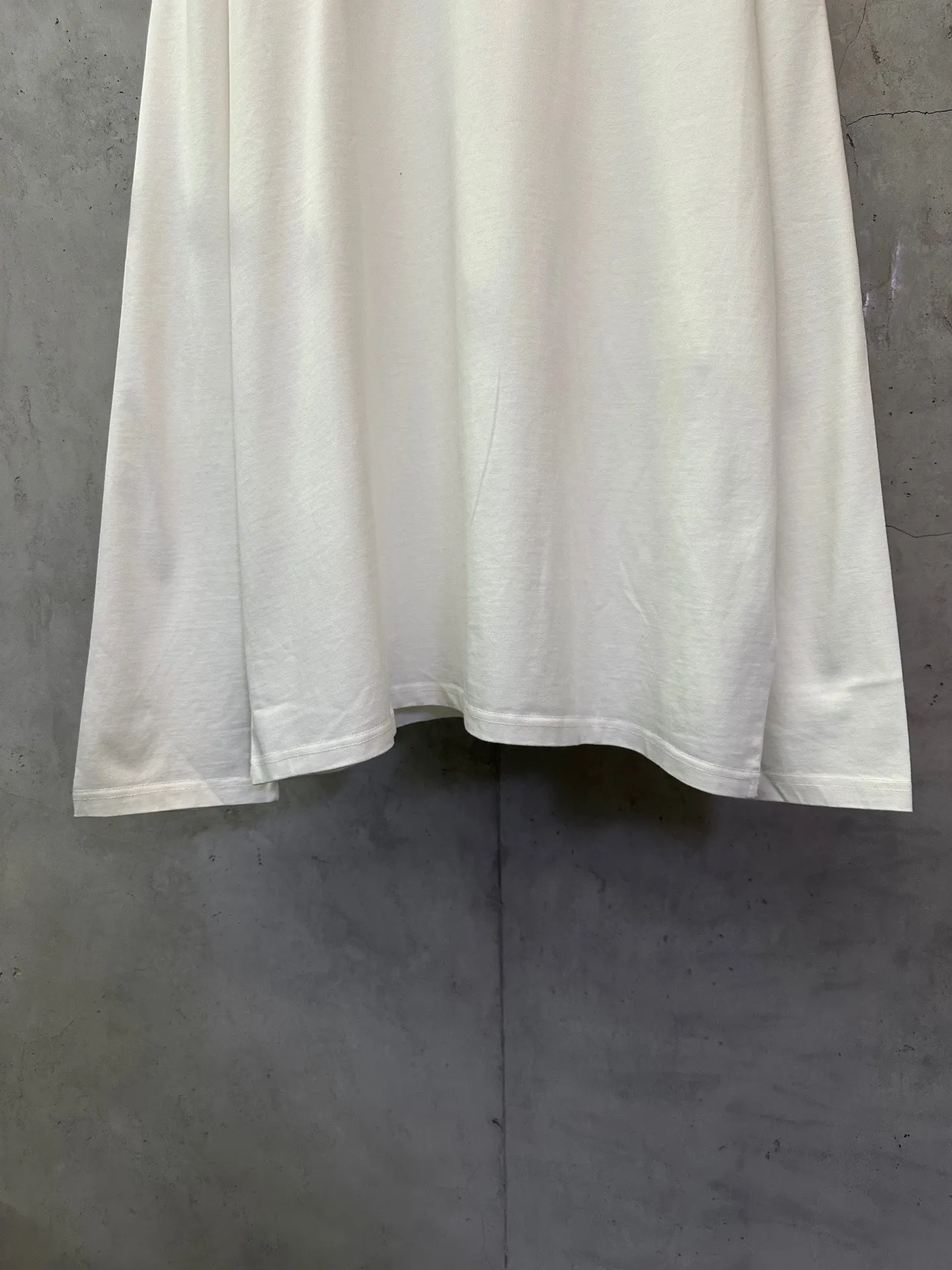 Logo Print Heavyweight Cotton Long-Sleeve T-Shirt D23021761 — view 4