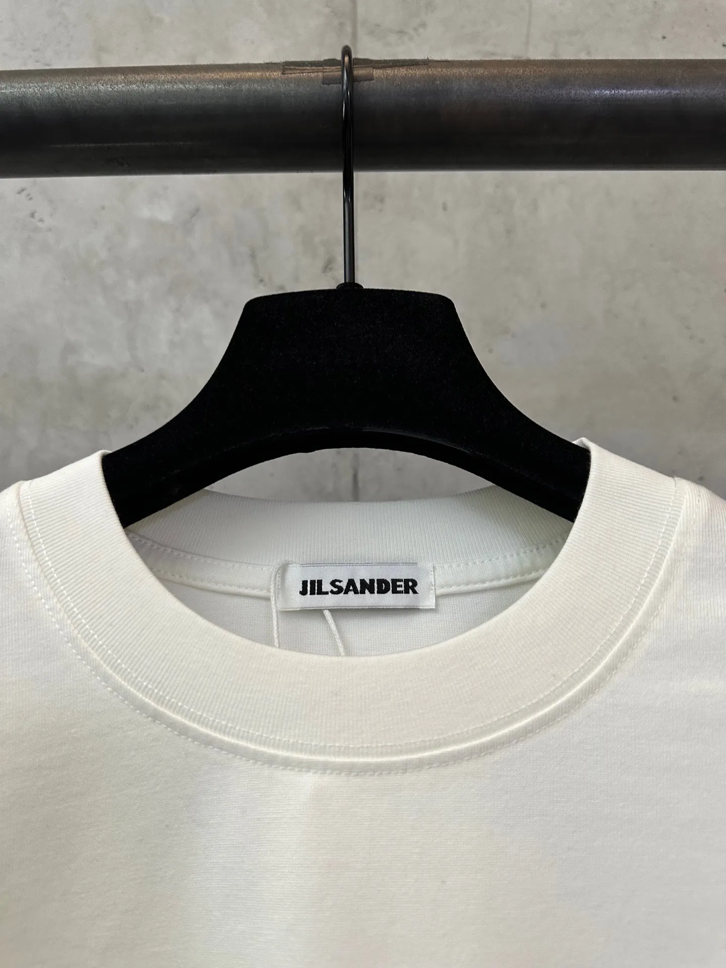 Logo Print Heavyweight Cotton Long-Sleeve T-Shirt D23021761 — view 7