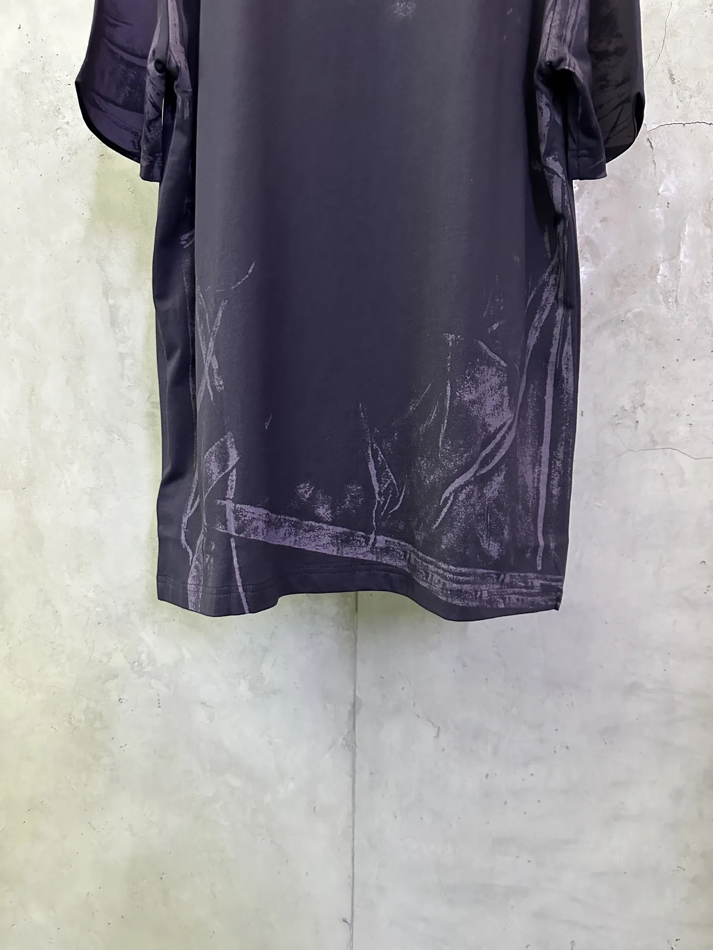Logo Graffiti Illusion Print Cotton T-Shirt D23012899 — view 6