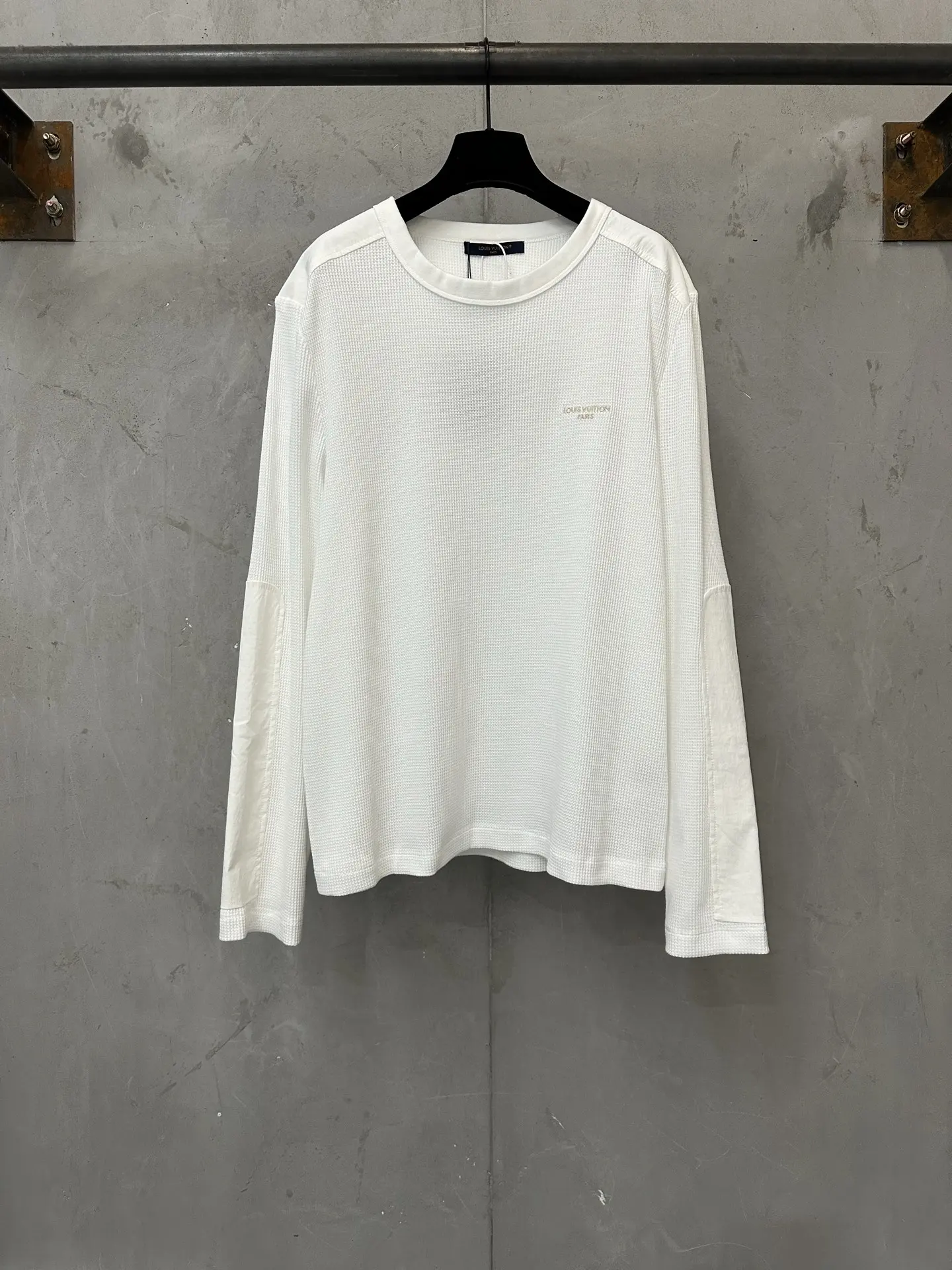 Embroidered Logo Waffle-Knit Long-Sleeve T-Shirt D23023551