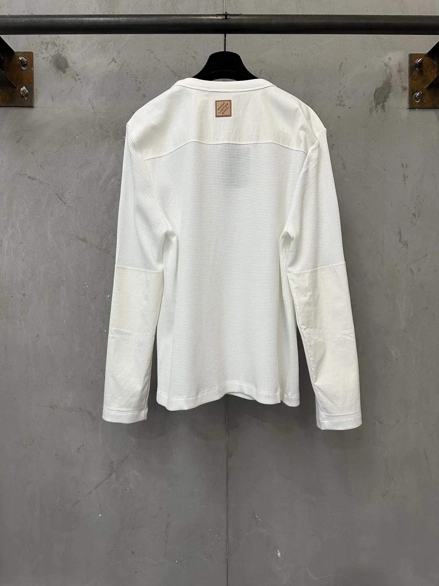 Embroidered Logo Waffle-Knit Long-Sleeve T-Shirt D23023551 — view 2