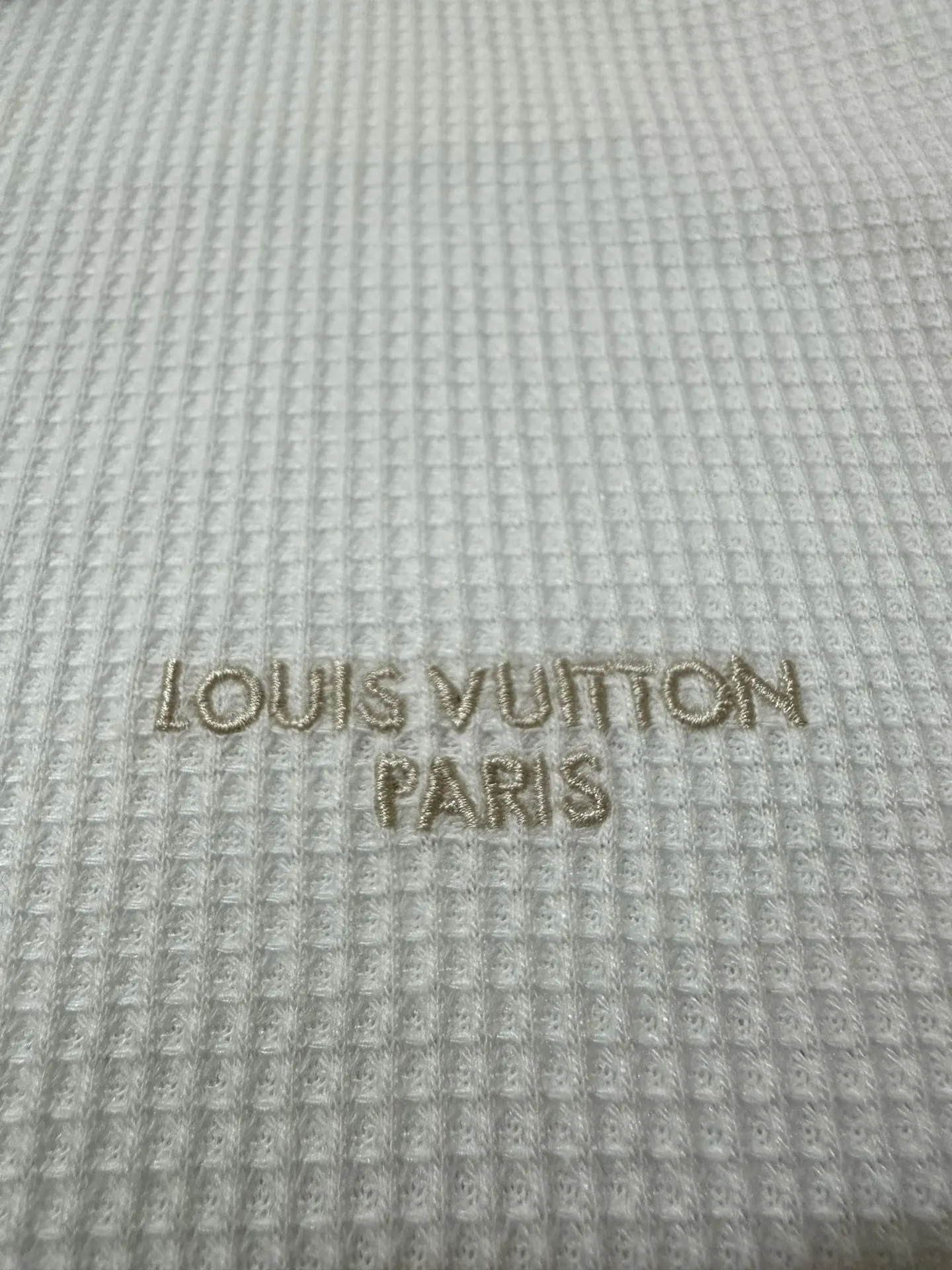 Embroidered Logo Waffle-Knit Long-Sleeve T-Shirt D23023551 — view 7