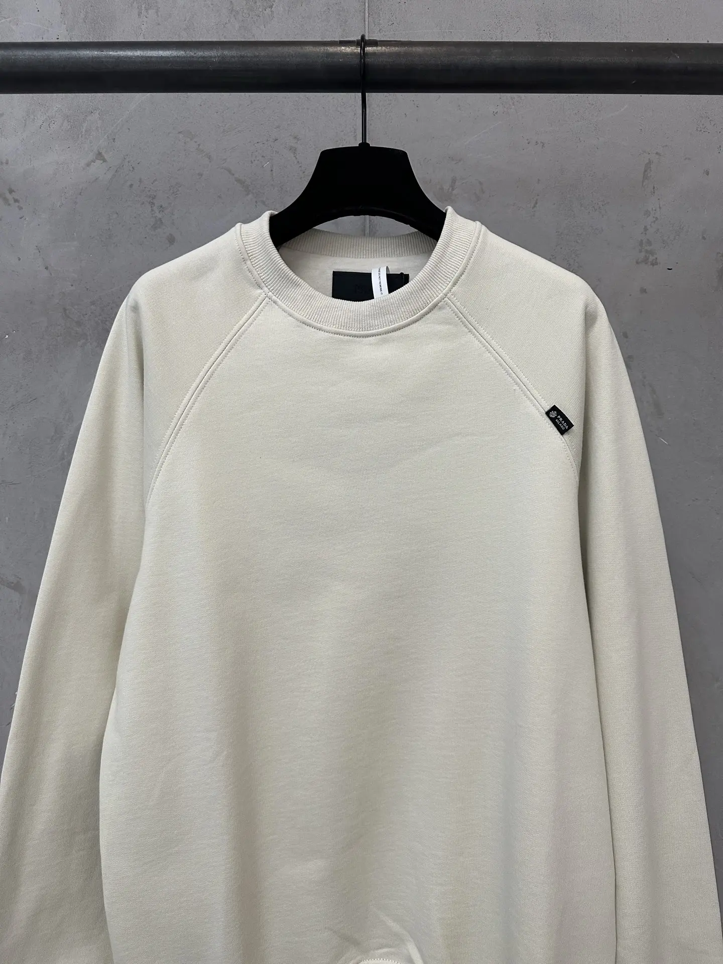 Logo-Patch Loopback Cotton Sweatshirt D23025029 — view 3