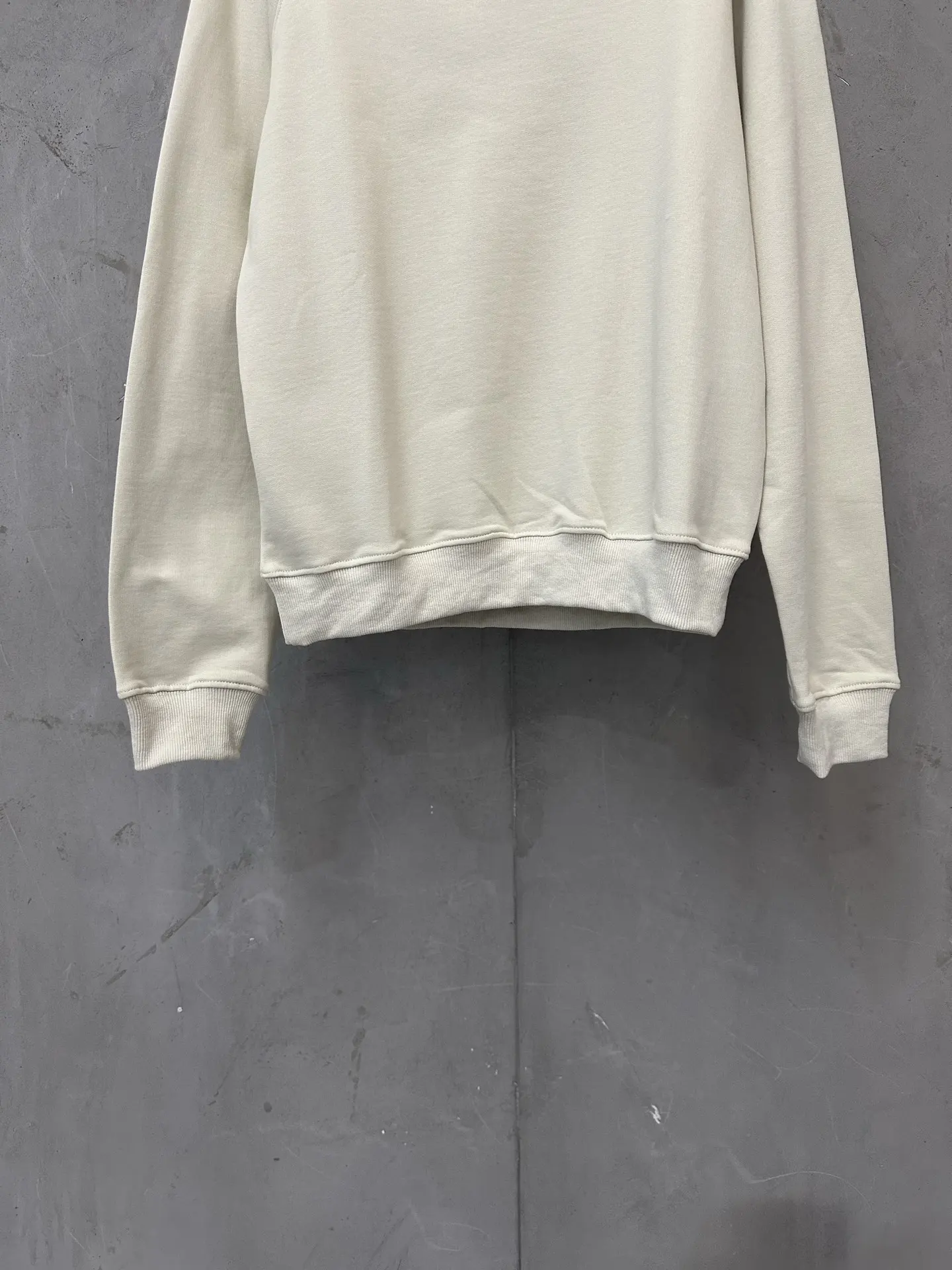 Logo-Patch Loopback Cotton Sweatshirt D23025029 — view 4