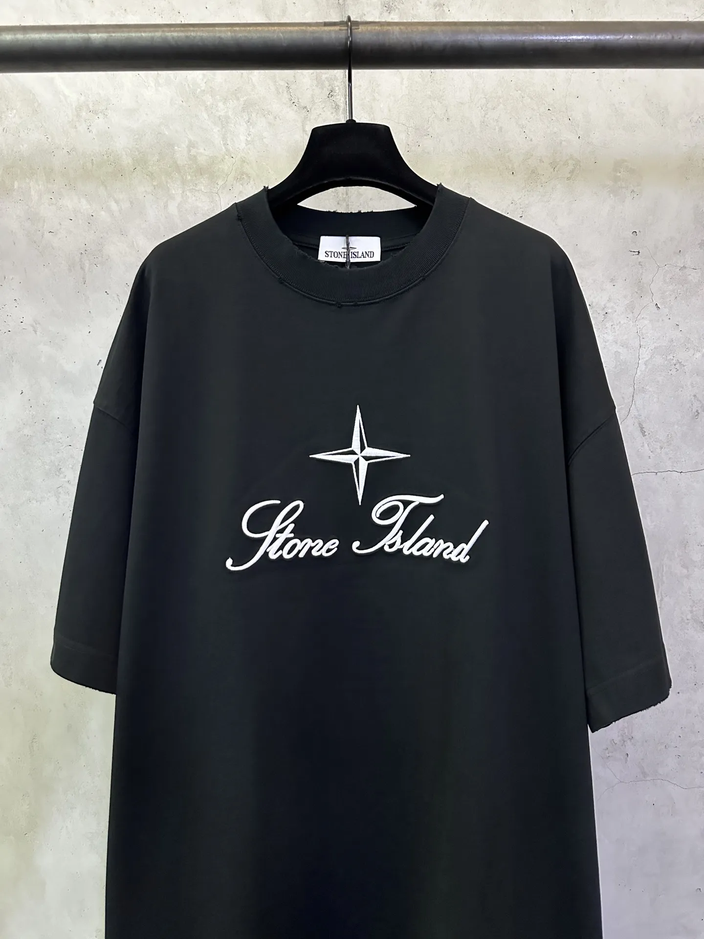 Embroidered Logo Heavyweight Cotton T-Shirt D23012826 — view 3