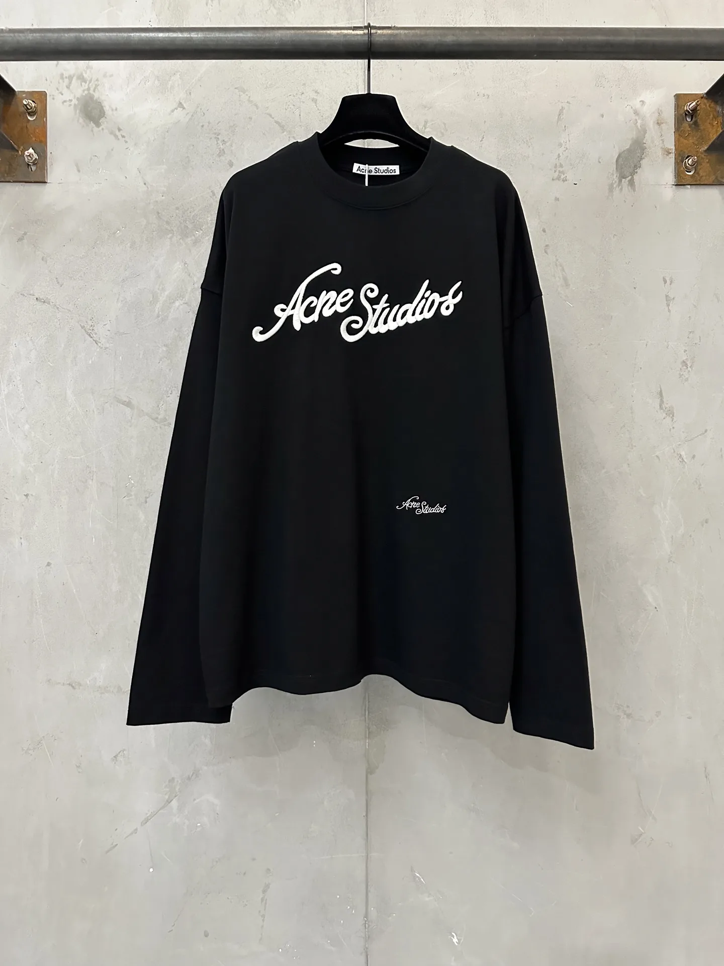 Oversized Embroidered Logo Long-Sleeve T-Shirt D23024424