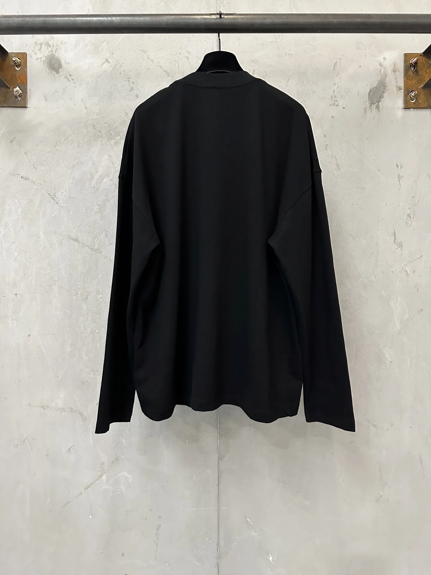 Oversized Embroidered Logo Long-Sleeve T-Shirt D23024424 — view 2