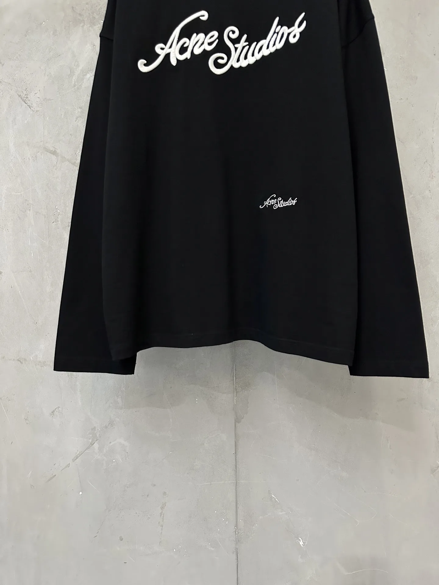 Oversized Embroidered Logo Long-Sleeve T-Shirt D23024424 — view 4