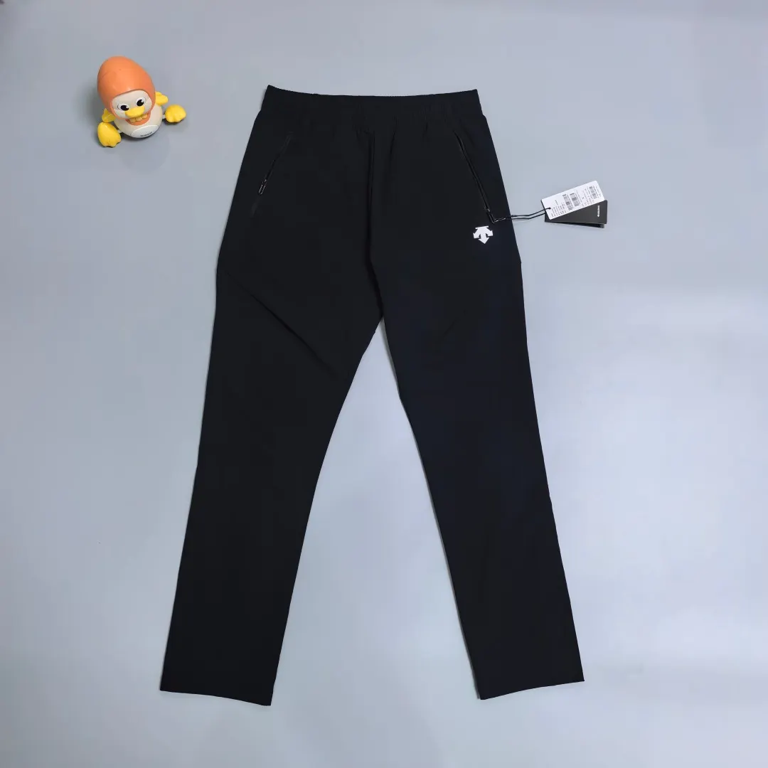 Descente Carat Moisture-Wicking Training Trousers D23020275