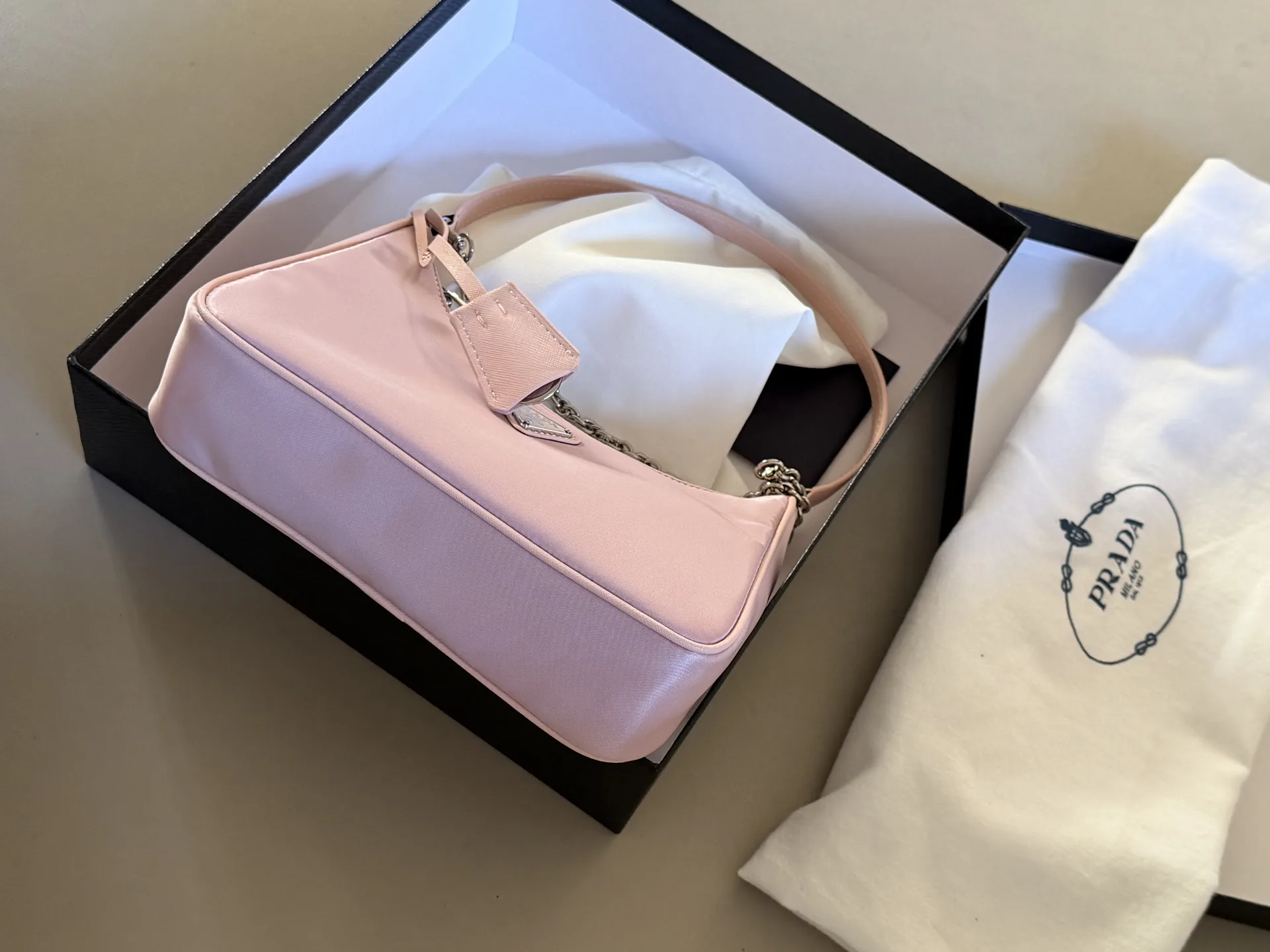 Re-Edition 2005 Nylon Shoulder Bag D23018200 — view 6