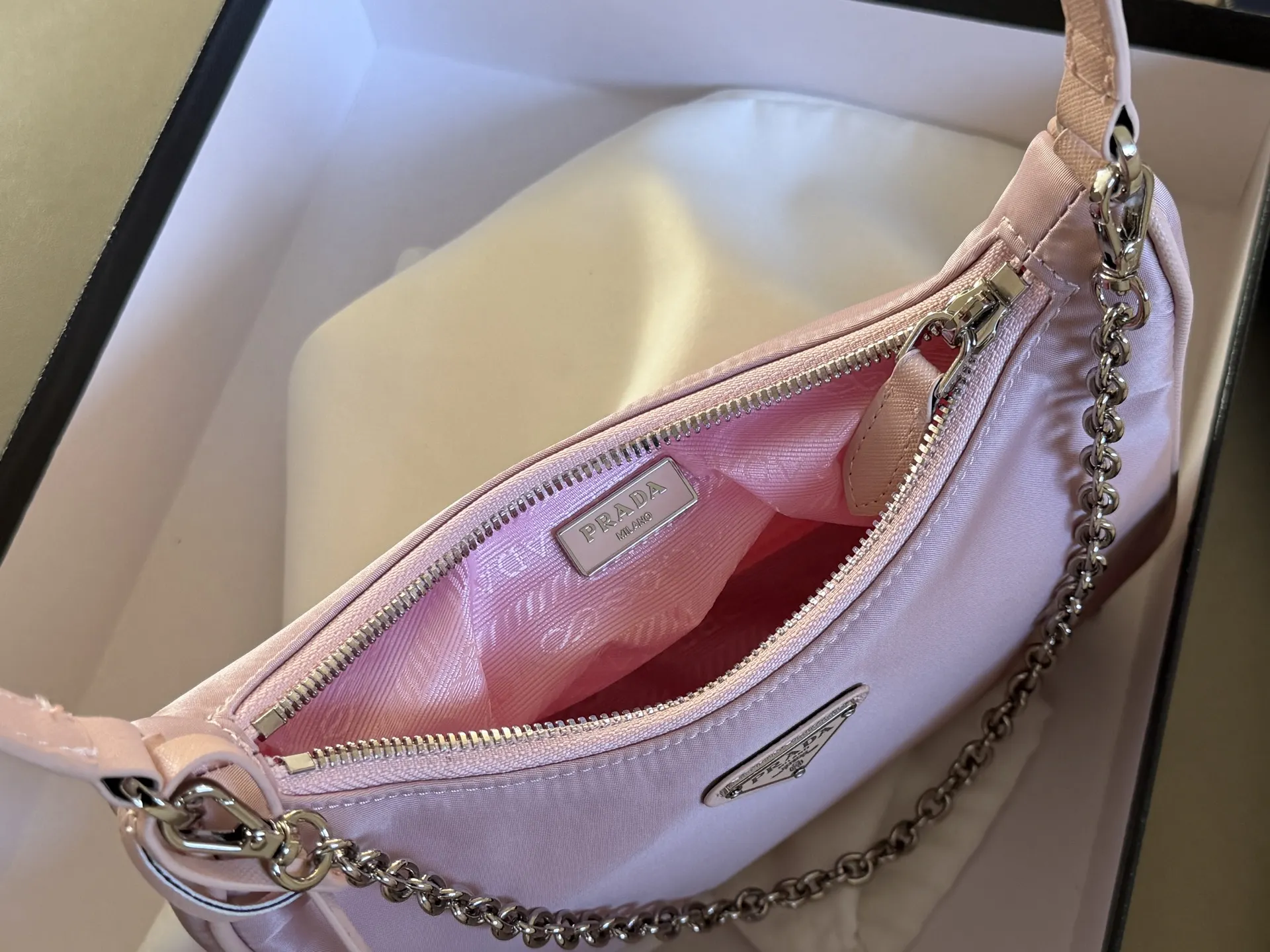 Re-Edition 2005 Nylon Shoulder Bag D23018200 — view 7