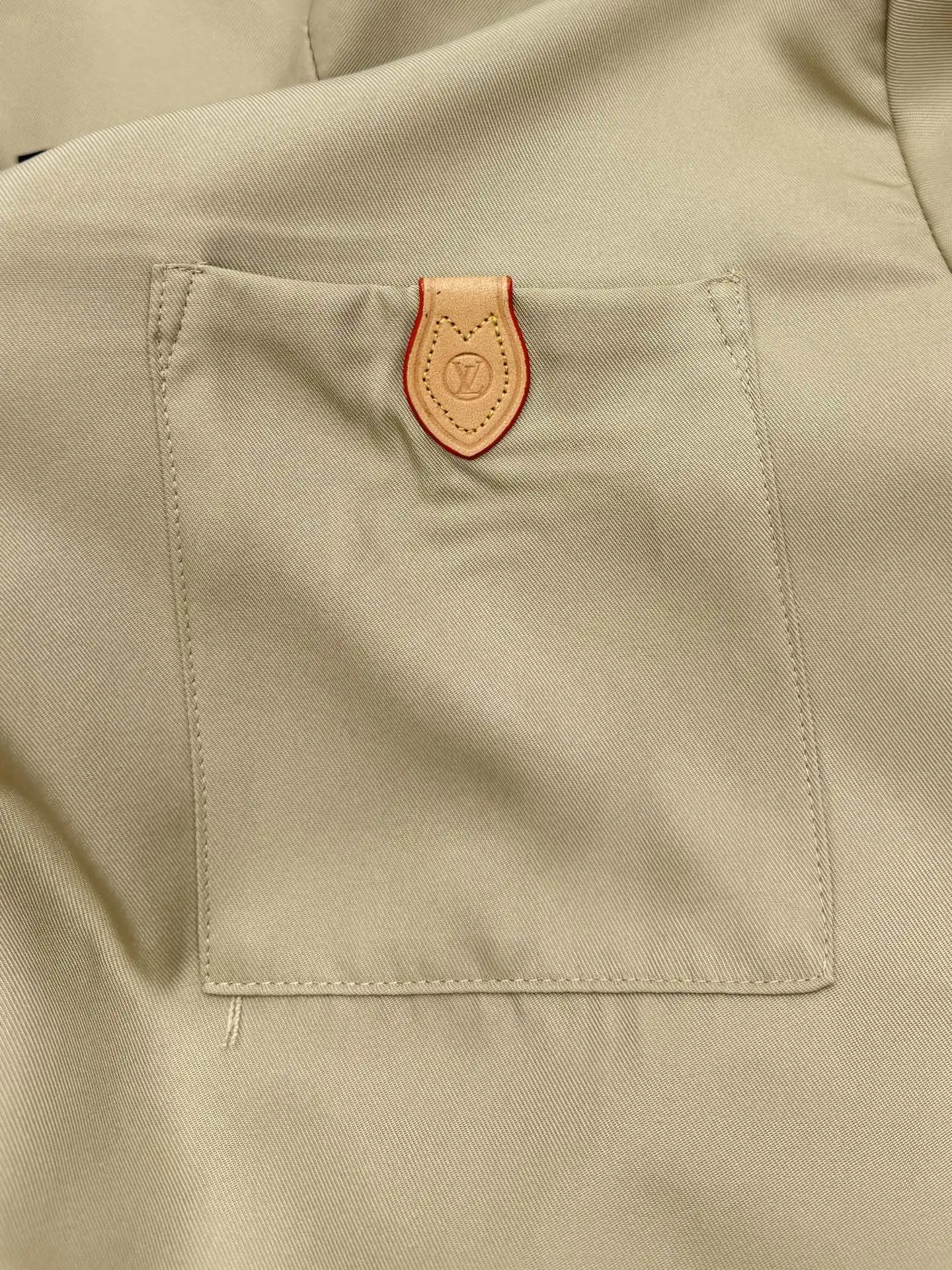 Logo-Appliqué Short-Sleeve Camp-Collar Shirt D23514245 — view 4