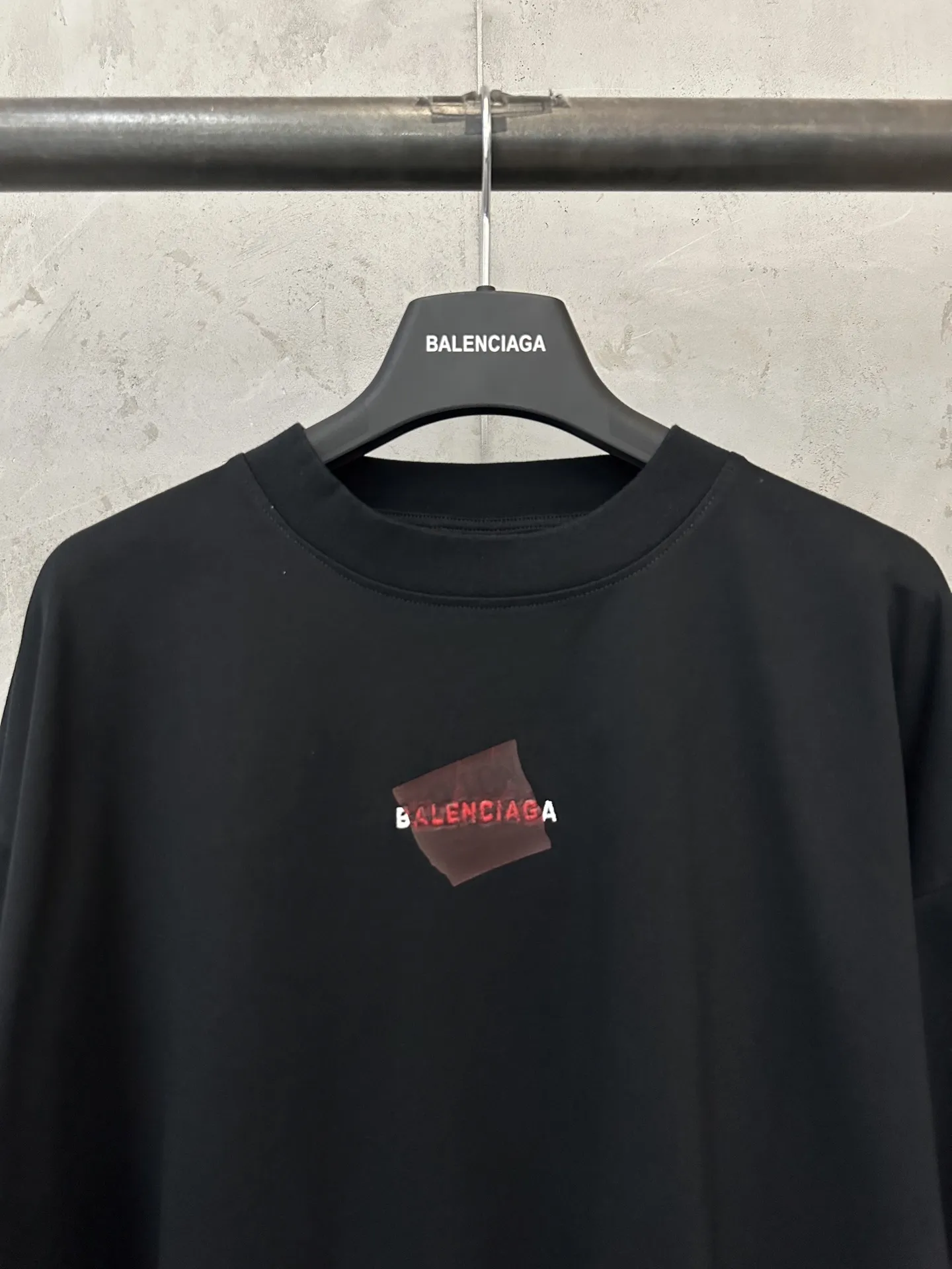 Tape Logo Embroidered Long-Sleeve T-Shirt D23523517 — view 5