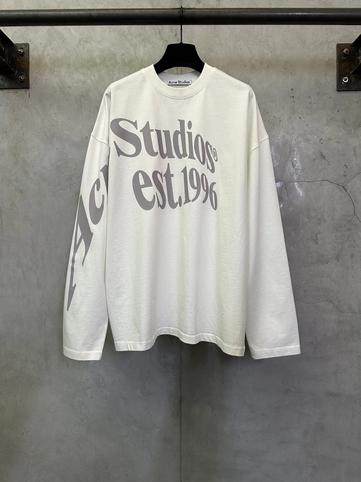 Logo Print Long-Sleeve Cotton T-Shirt D24012801