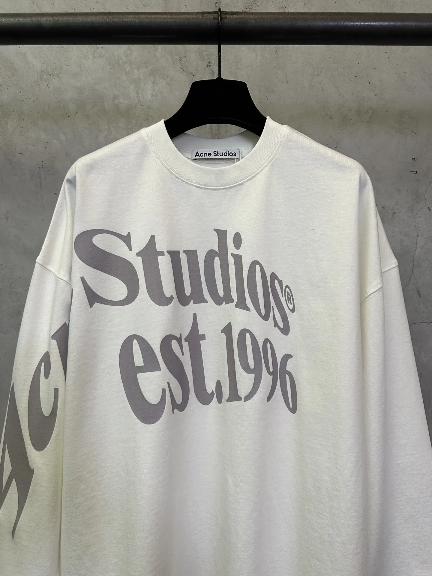 Logo Print Long-Sleeve Cotton T-Shirt D24012801 — view 3
