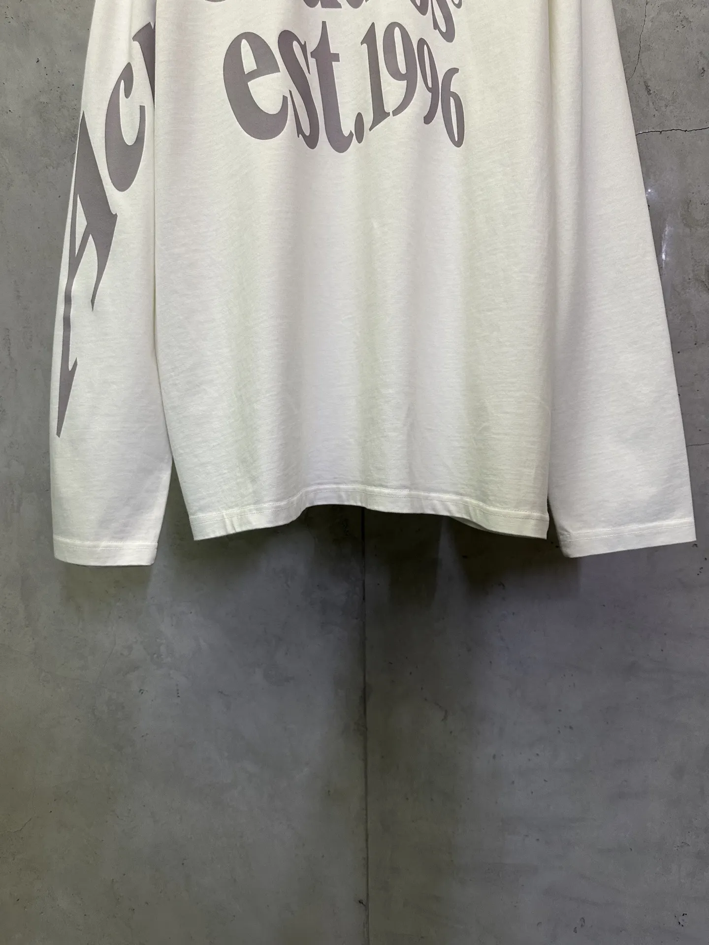Logo Print Long-Sleeve Cotton T-Shirt D24012801 — view 4