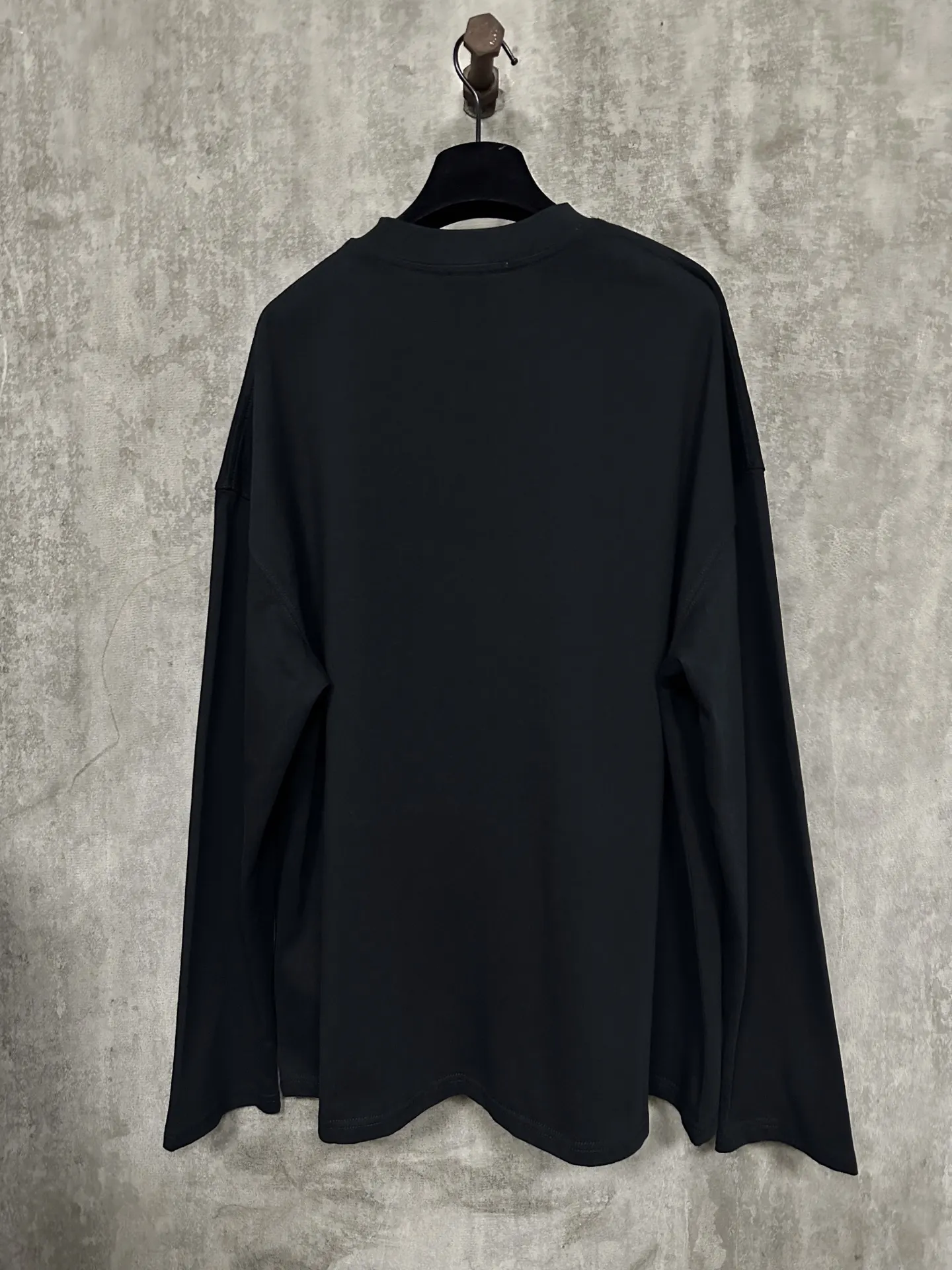 Logo Print Heavyweight Cotton Long-Sleeve T-Shirt D24015729 — view 2