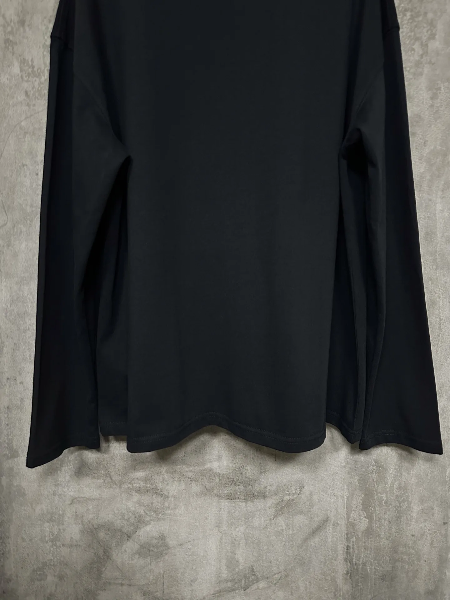 Logo Print Heavyweight Cotton Long-Sleeve T-Shirt D24015729 — view 6