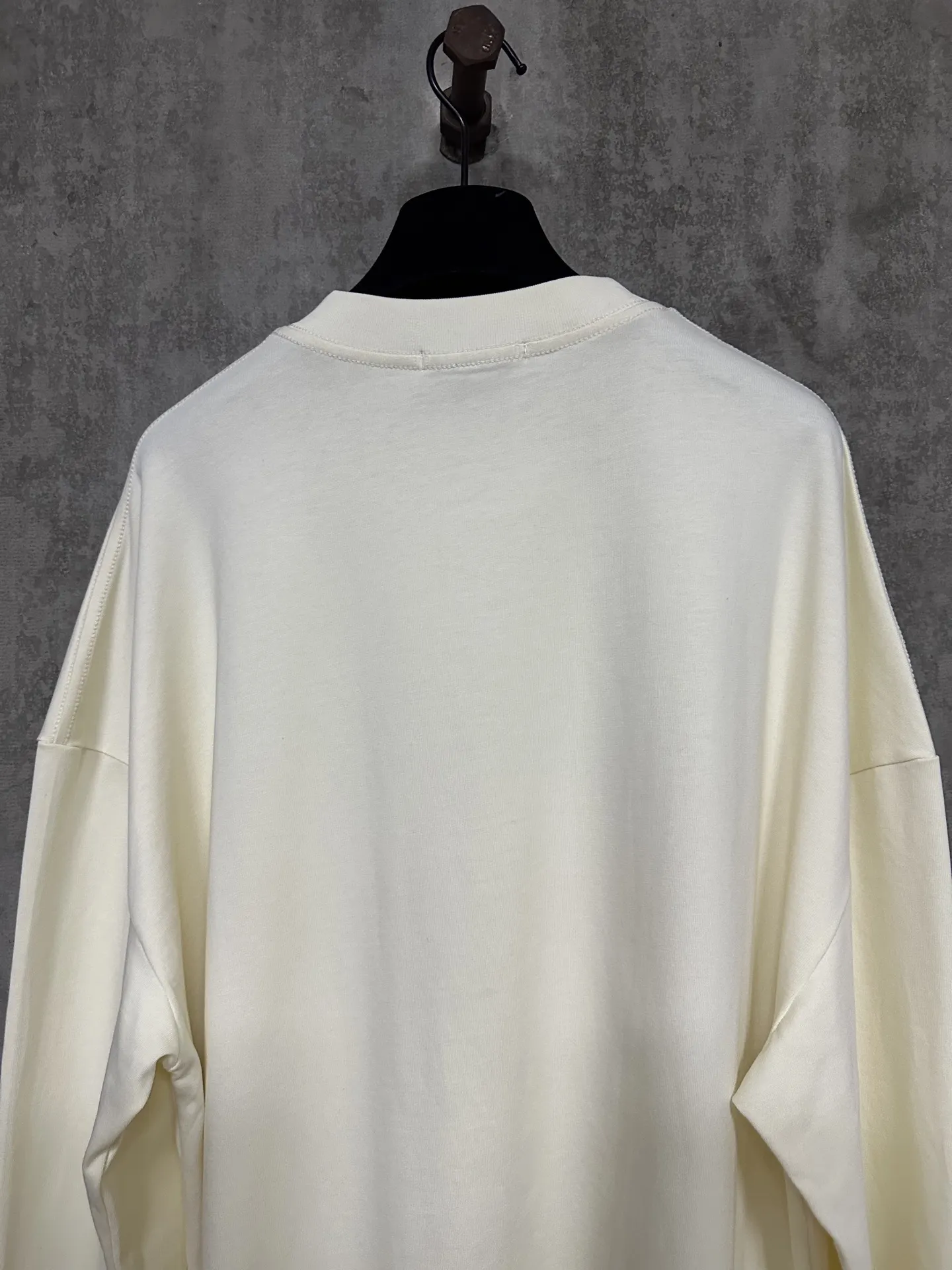 Logo-Print Heavyweight Cotton Long-Sleeve T-Shirt D24015730 — view 5