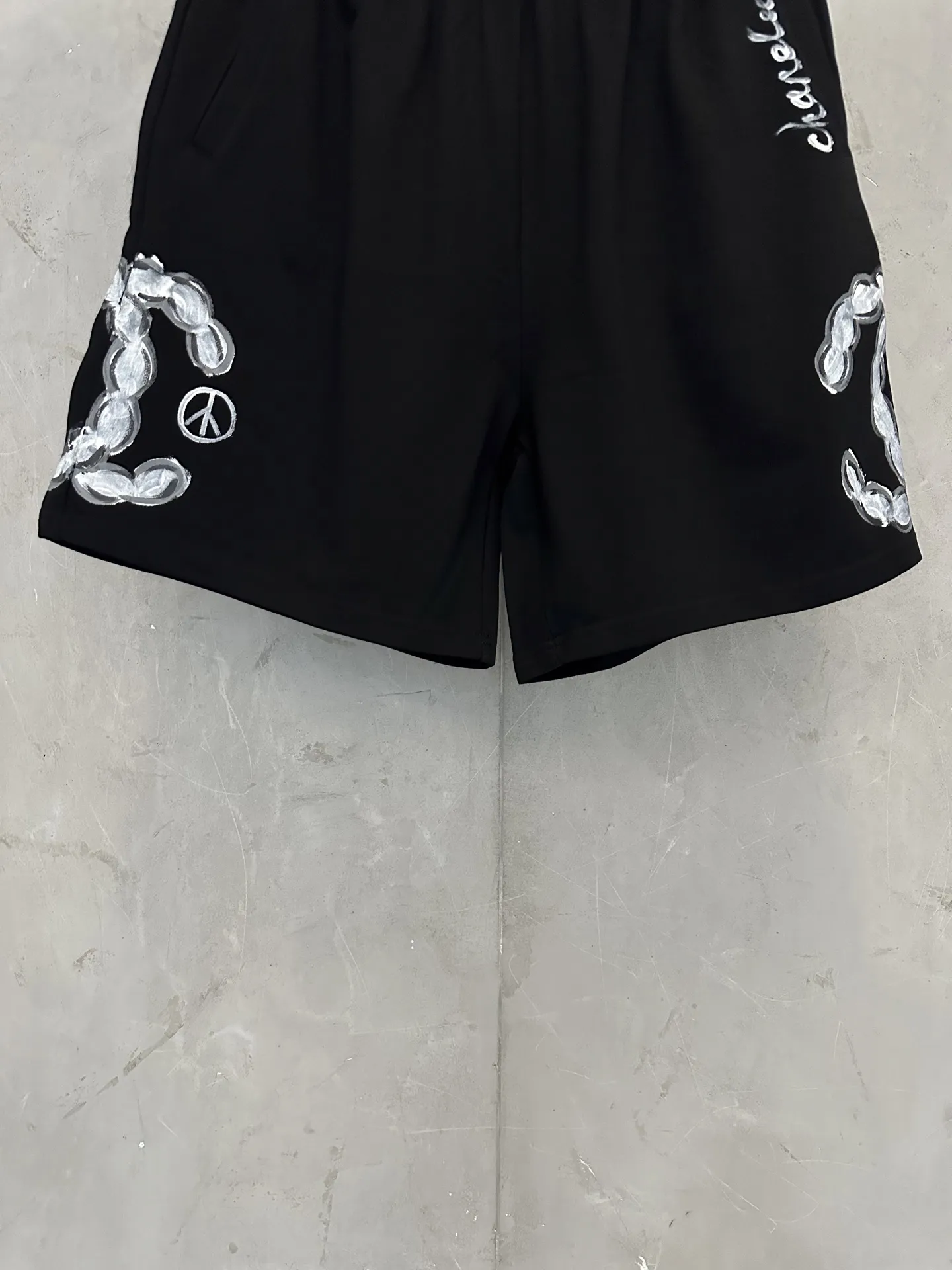 Hand-Painted Logo Loopback Cotton Shorts D24012299 — view 4