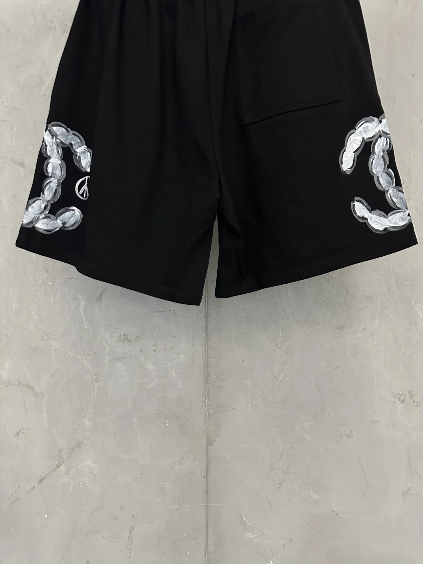 Hand-Painted Logo Loopback Cotton Shorts D24012299 — view 6
