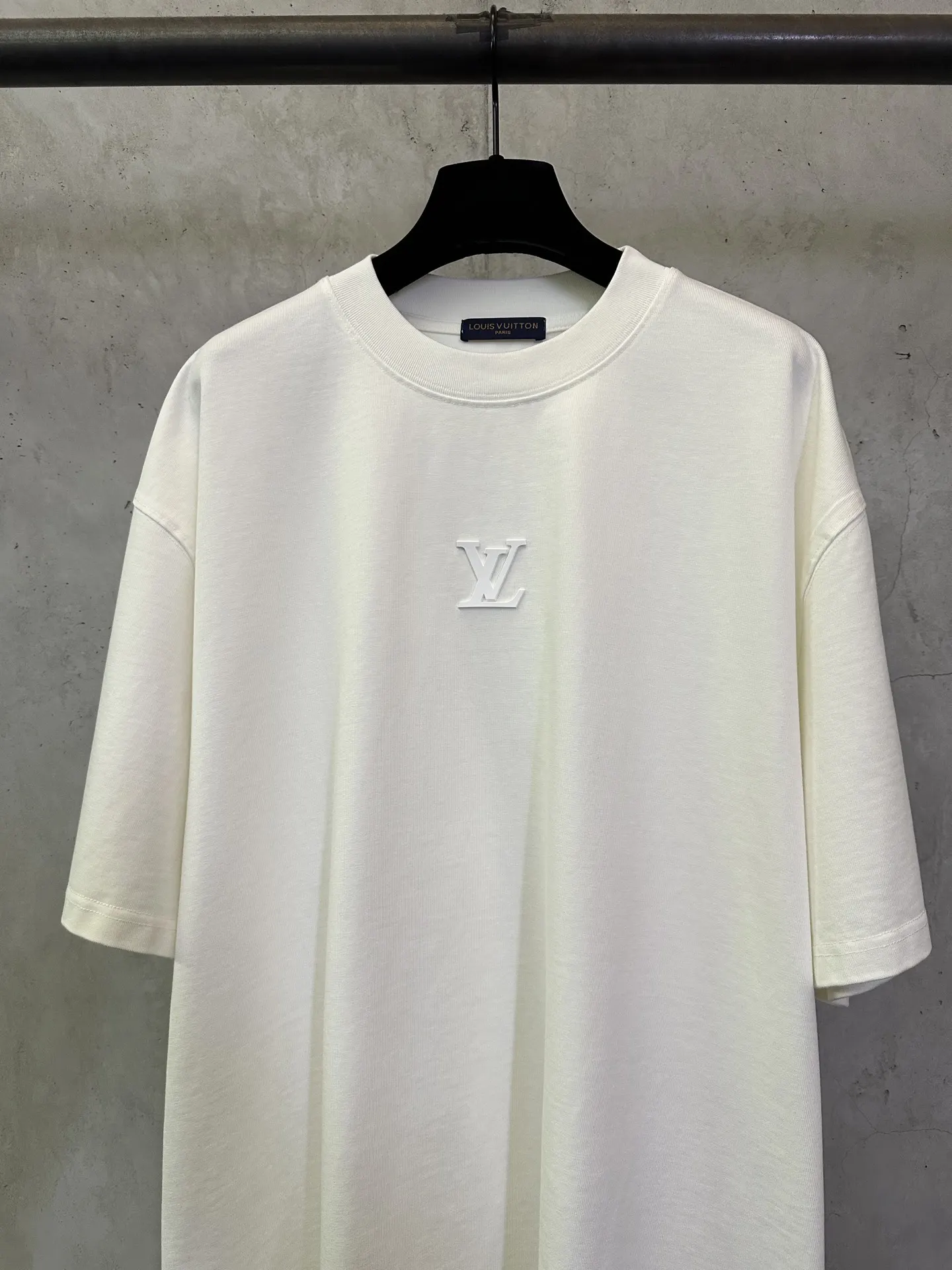 Logo Embossed Heavyweight Cotton T-Shirt D24012911 — view 3