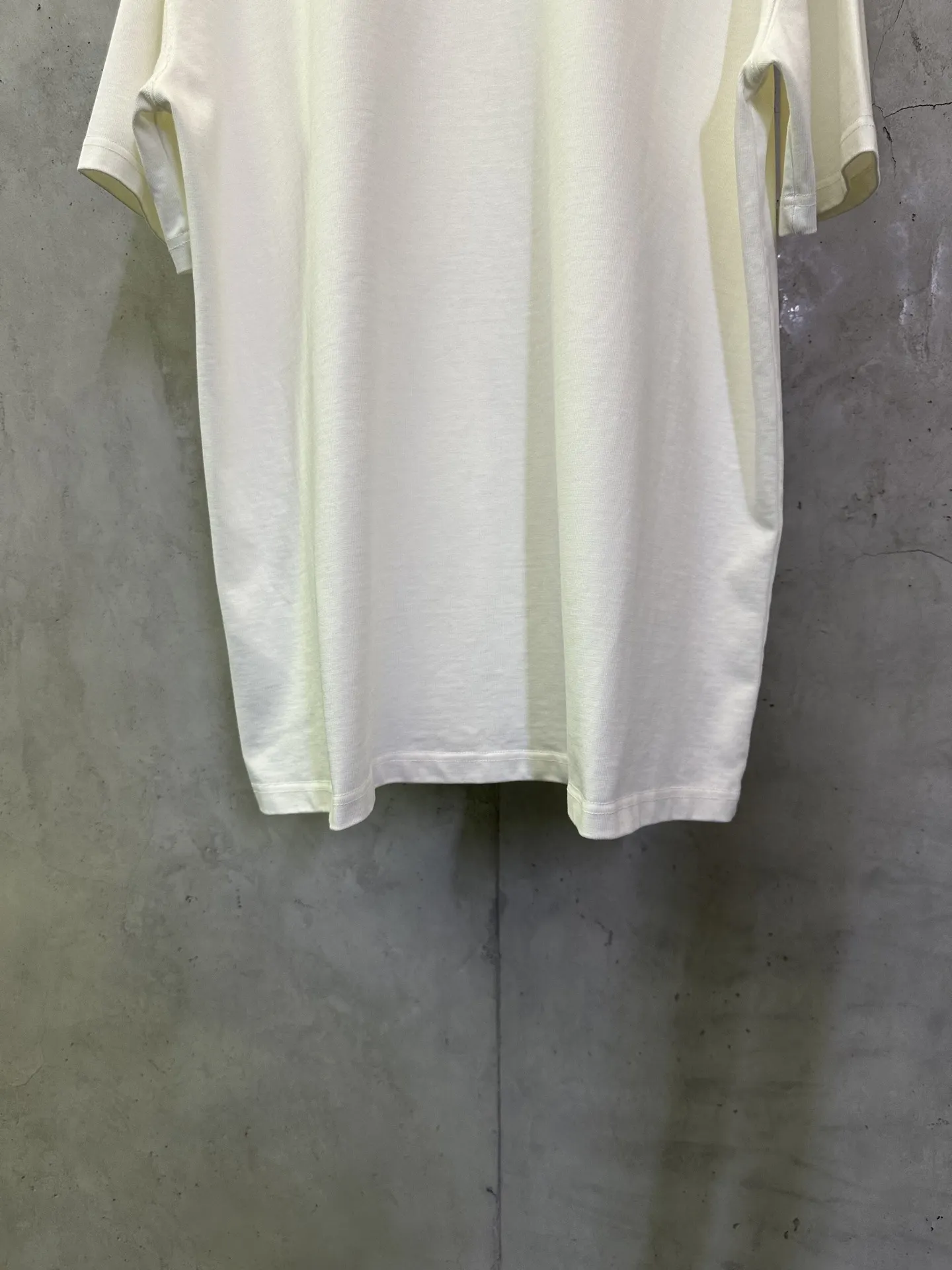 Logo Embossed Heavyweight Cotton T-Shirt D24012911 — view 6