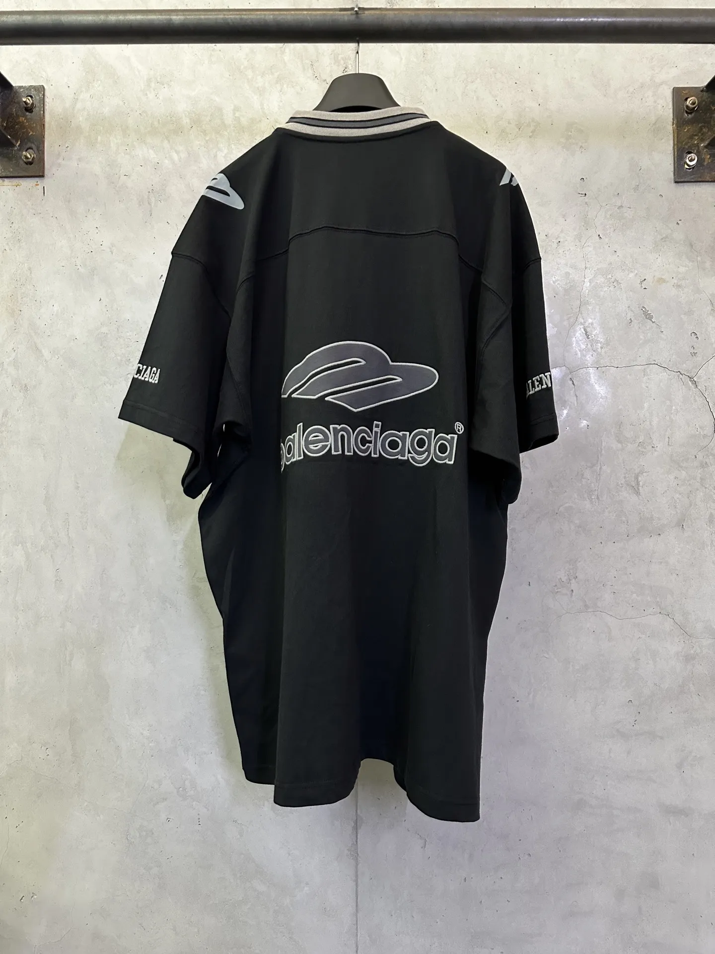 Football Series Embroidered V-Neck Jersey D24511912 — view 2