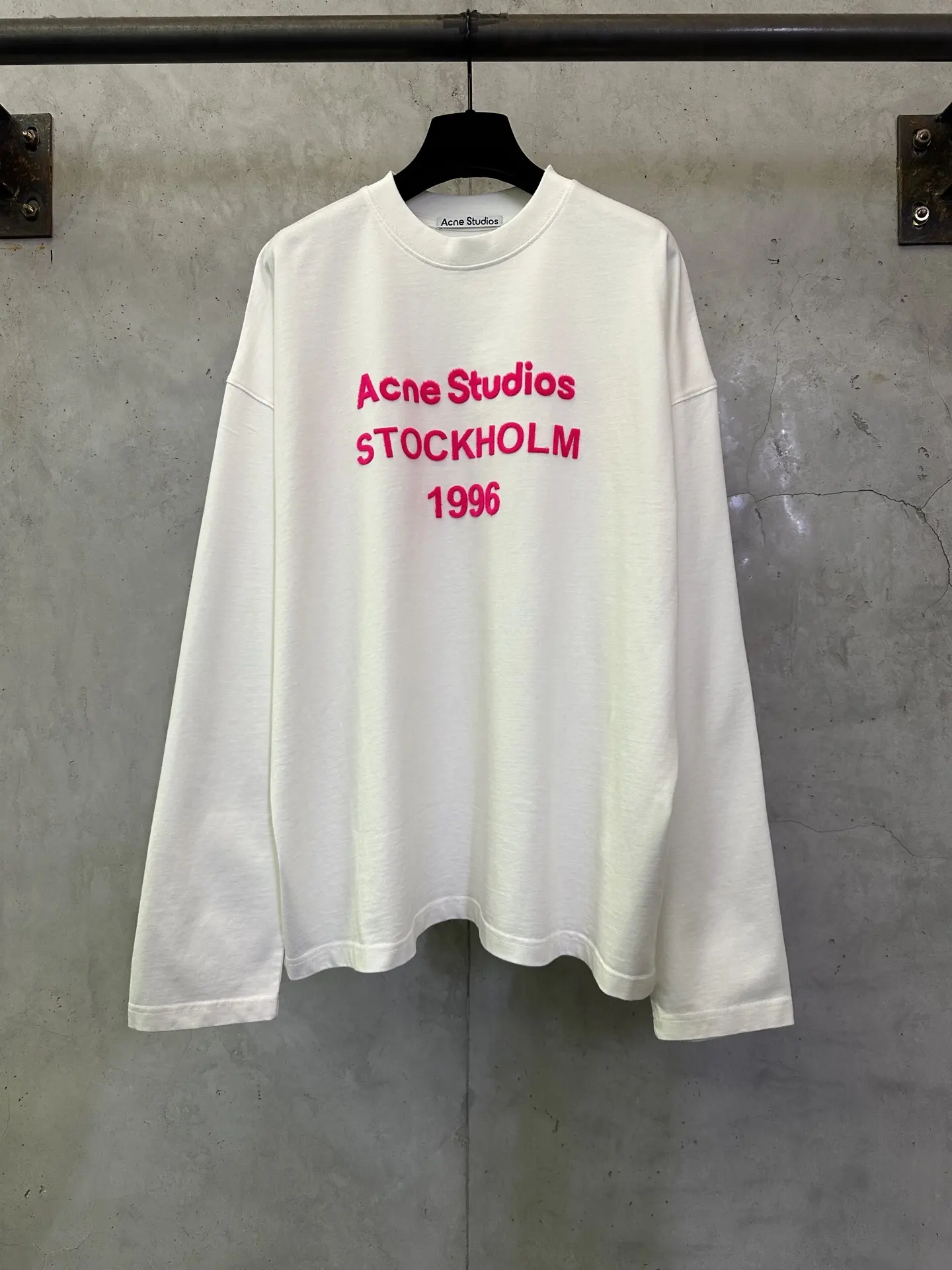 Logo-Embroidered Long-Sleeved T-Shirt D25012902