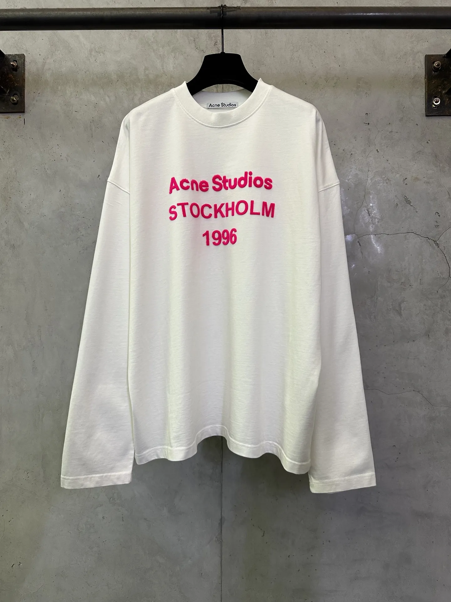 Logo-Embroidered Long-Sleeved T-Shirt D25012902