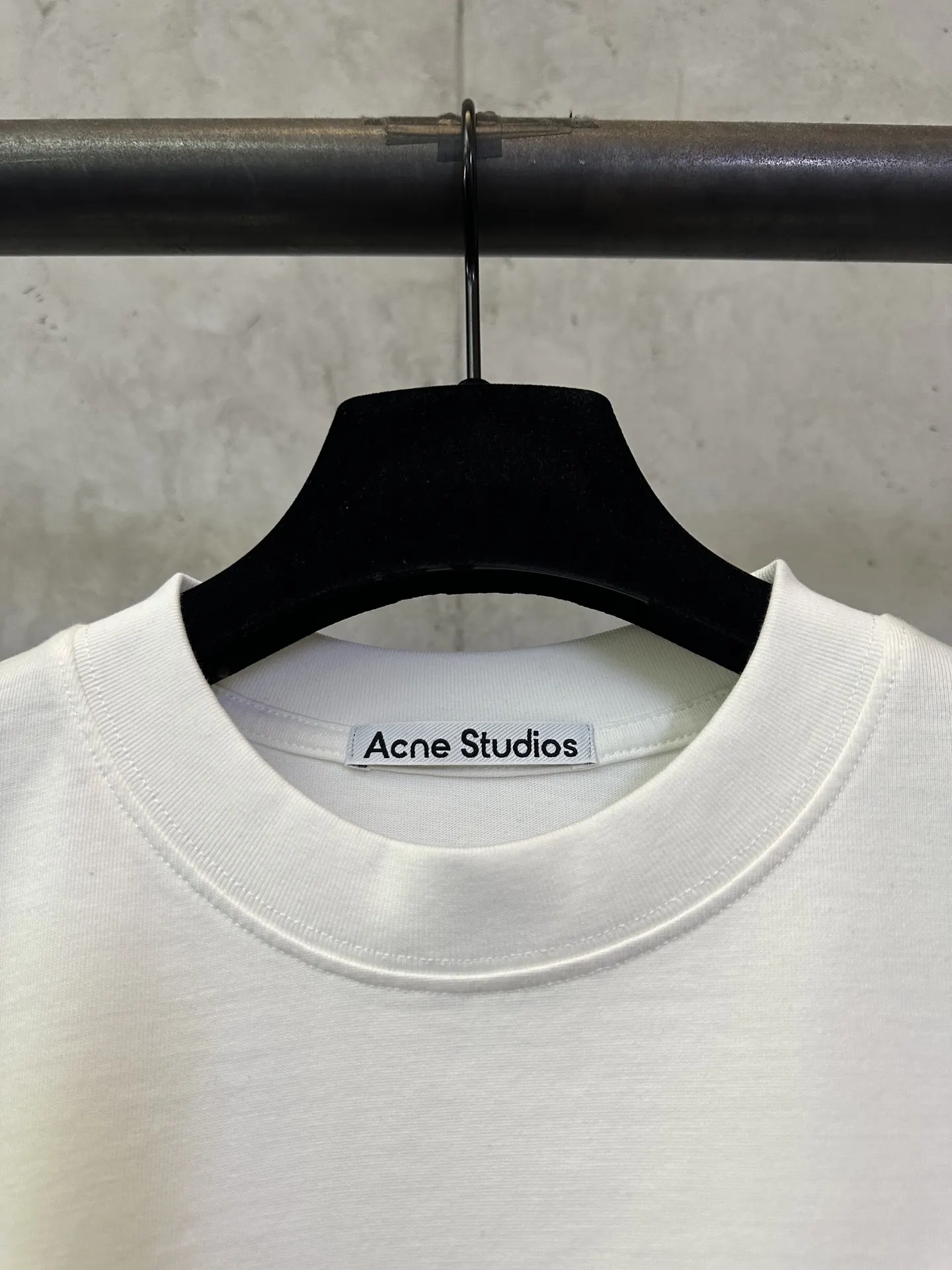 Logo-Embroidered Long-Sleeved T-Shirt D25012902 — view 7