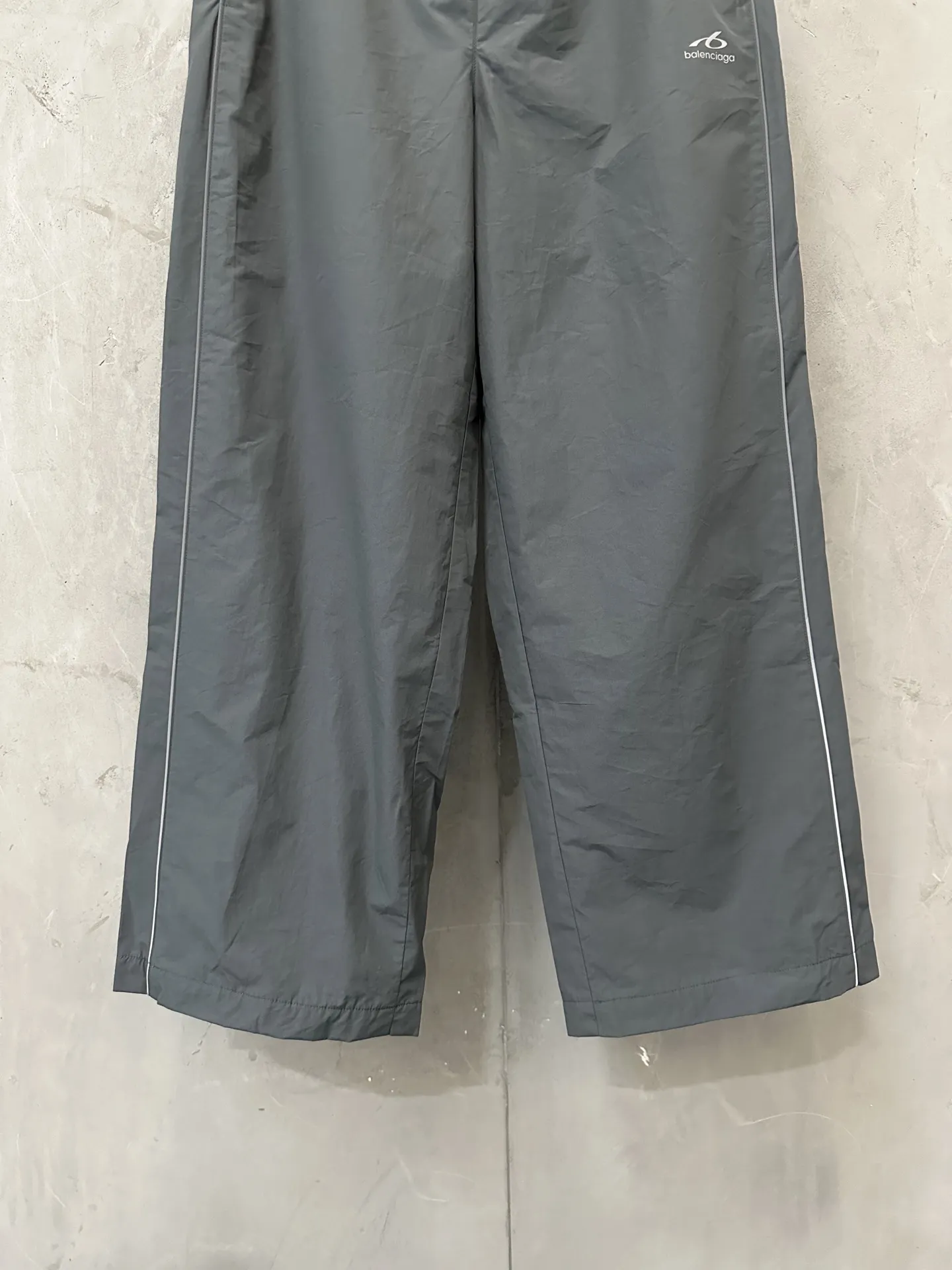Reflective Logo Shell Track Pants D25018969 — view 4