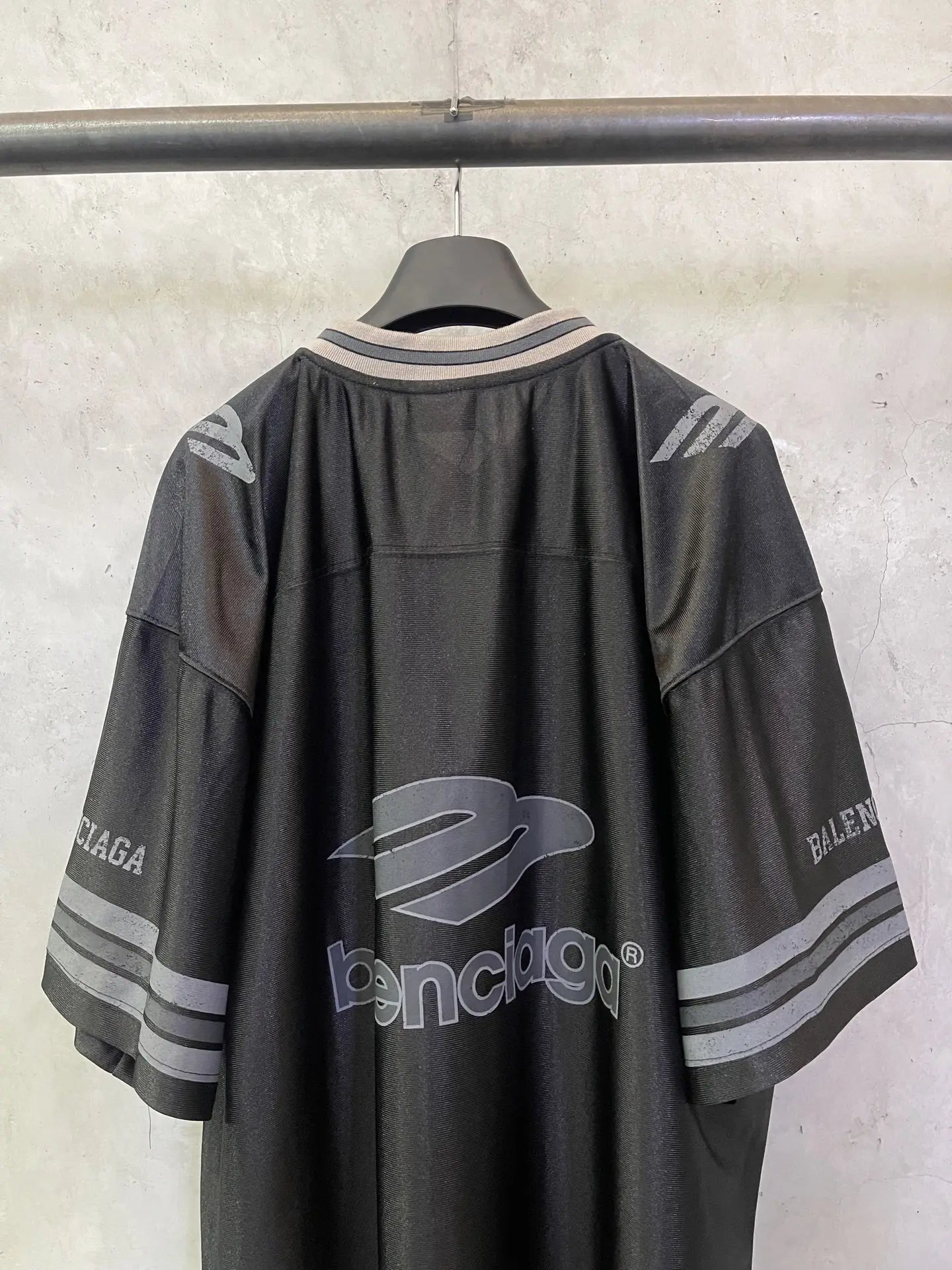 Logo-Embroidered Oversized Football Jersey D25015686 — view 5