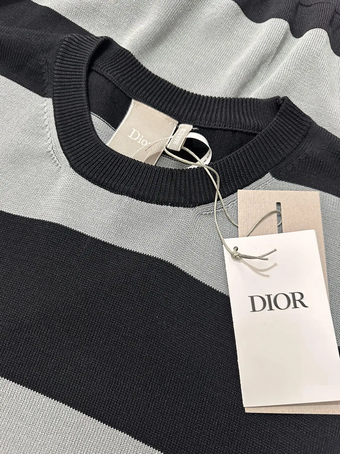 Logo Embroidered Striped Knit T-Shirt D25020208 — view 6