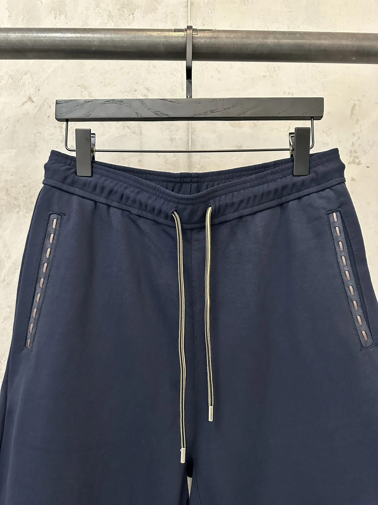 Logo-Patch Cotton-Jersey Bermuda Shorts D25020183 — view 3