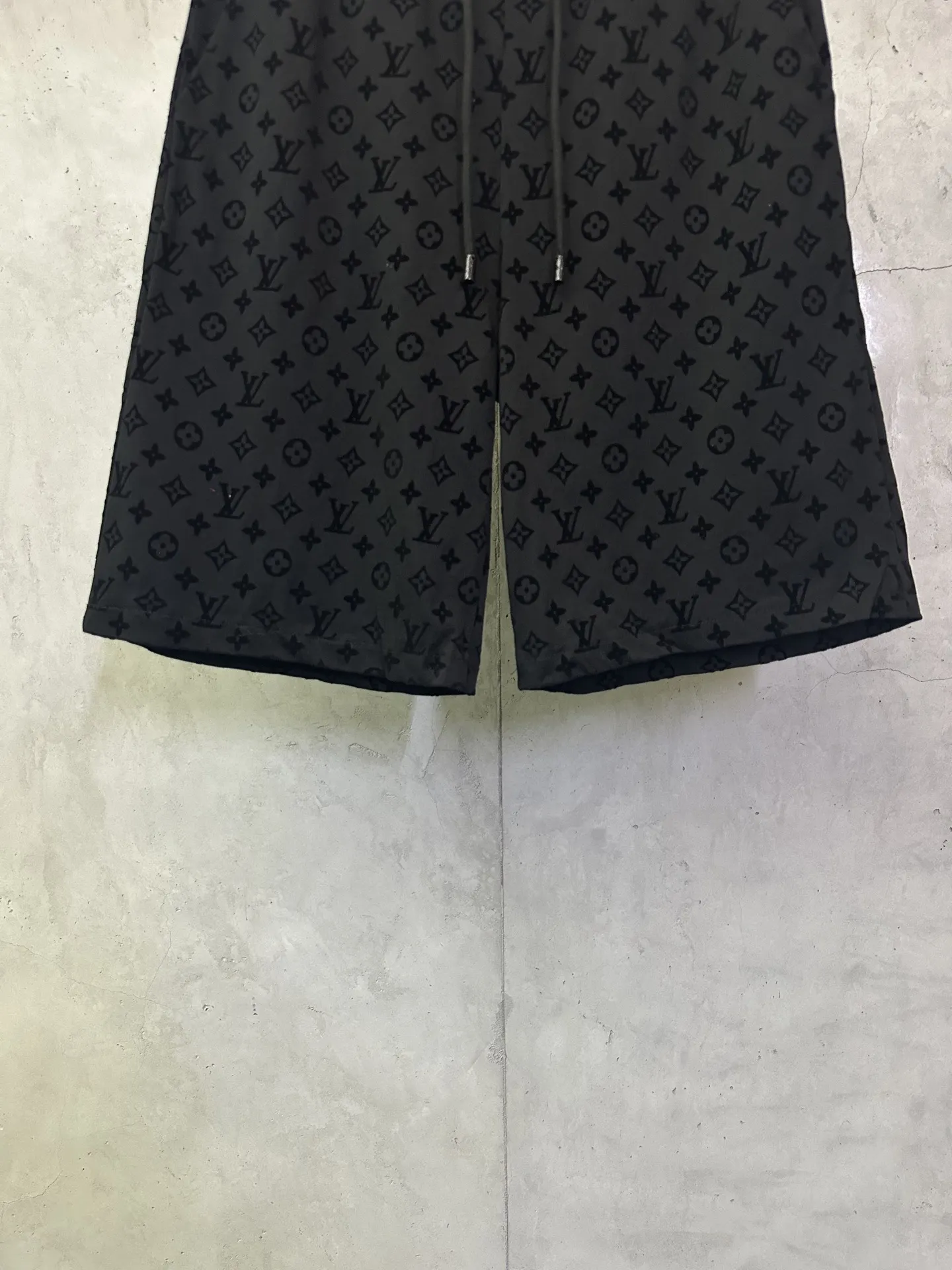 Monogram Flocked Cotton Jersey Shorts D25012840 — view 4