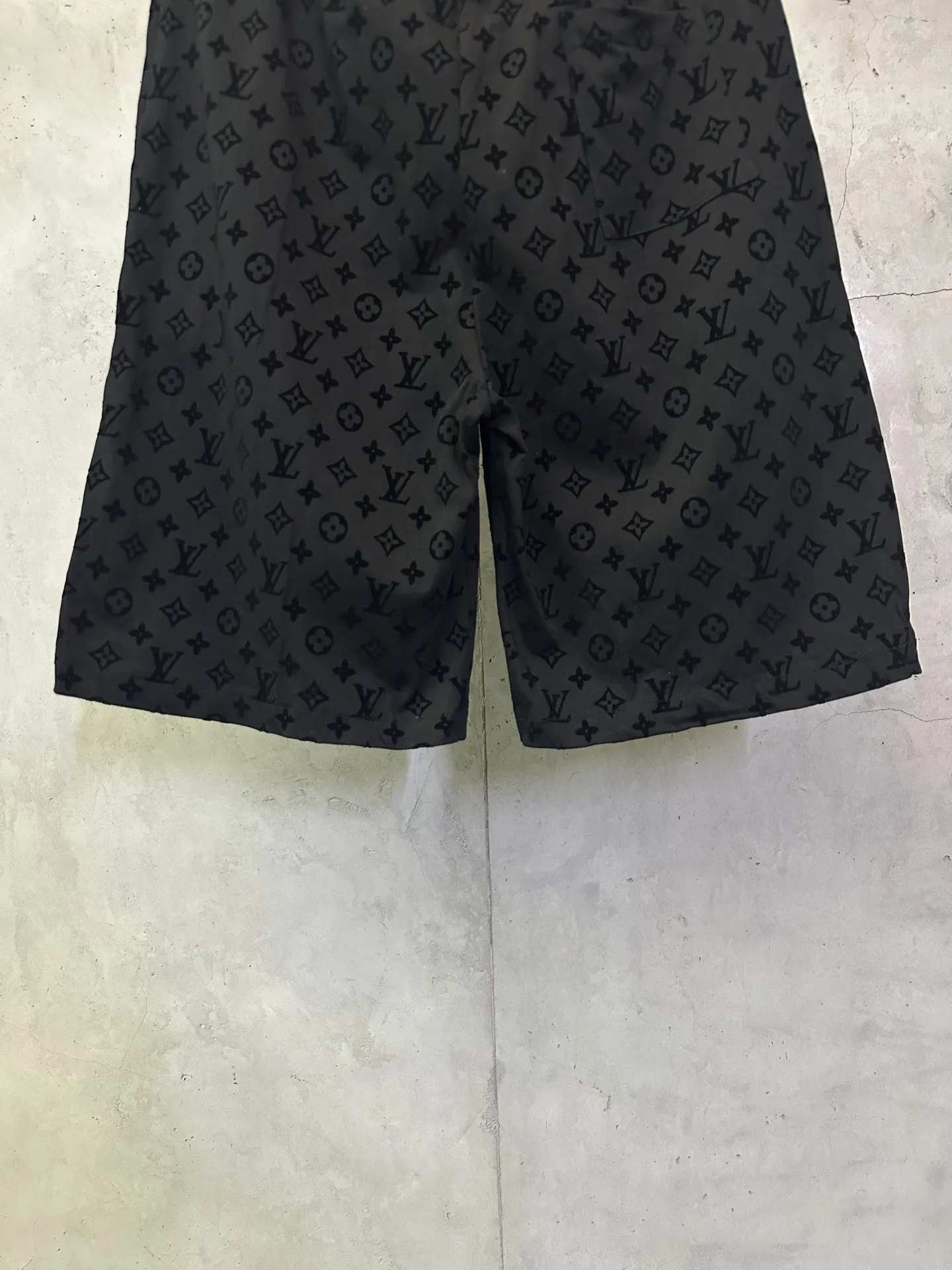Monogram Flocked Cotton Jersey Shorts D25012840 — view 6