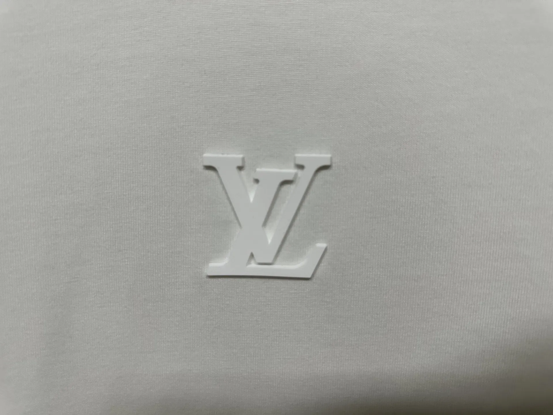 Embossed Logo Long-Sleeve T-Shirt D25015731 — view 8