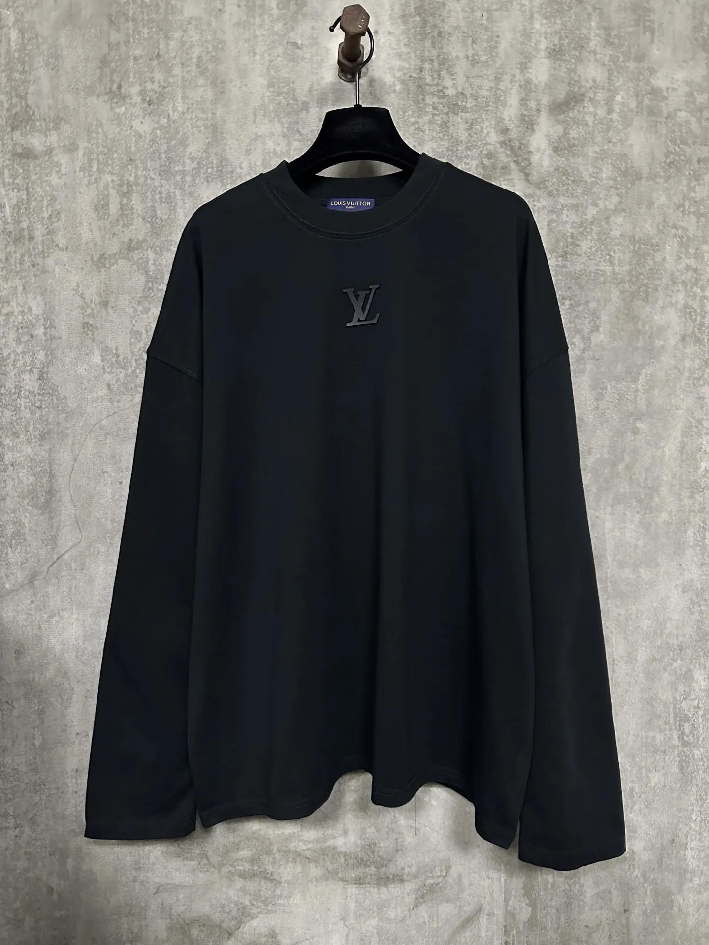 LV Logo Embossed Long-Sleeve T-Shirt D25015732