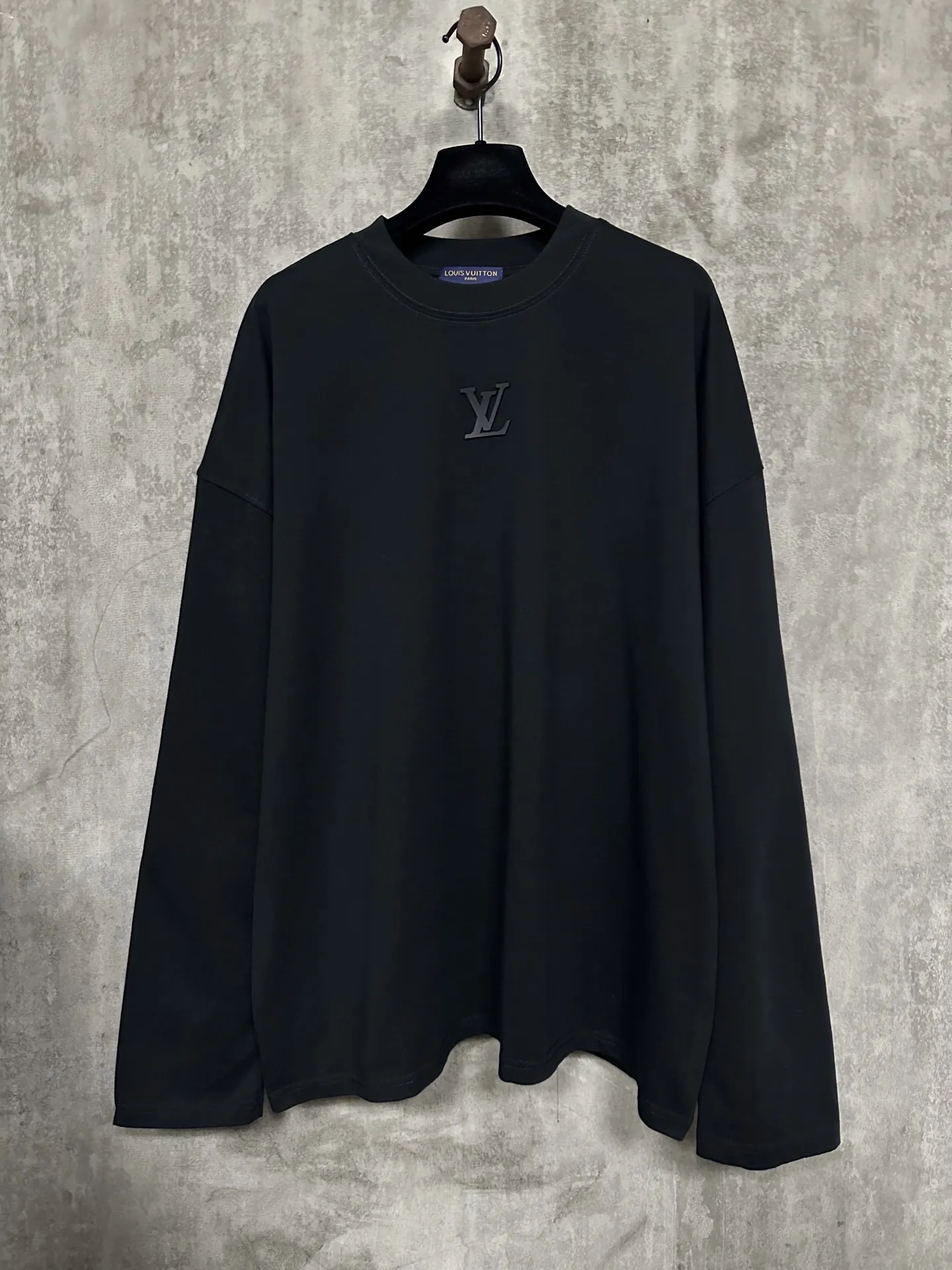LV Logo Embossed Long-Sleeve T-Shirt D25015732