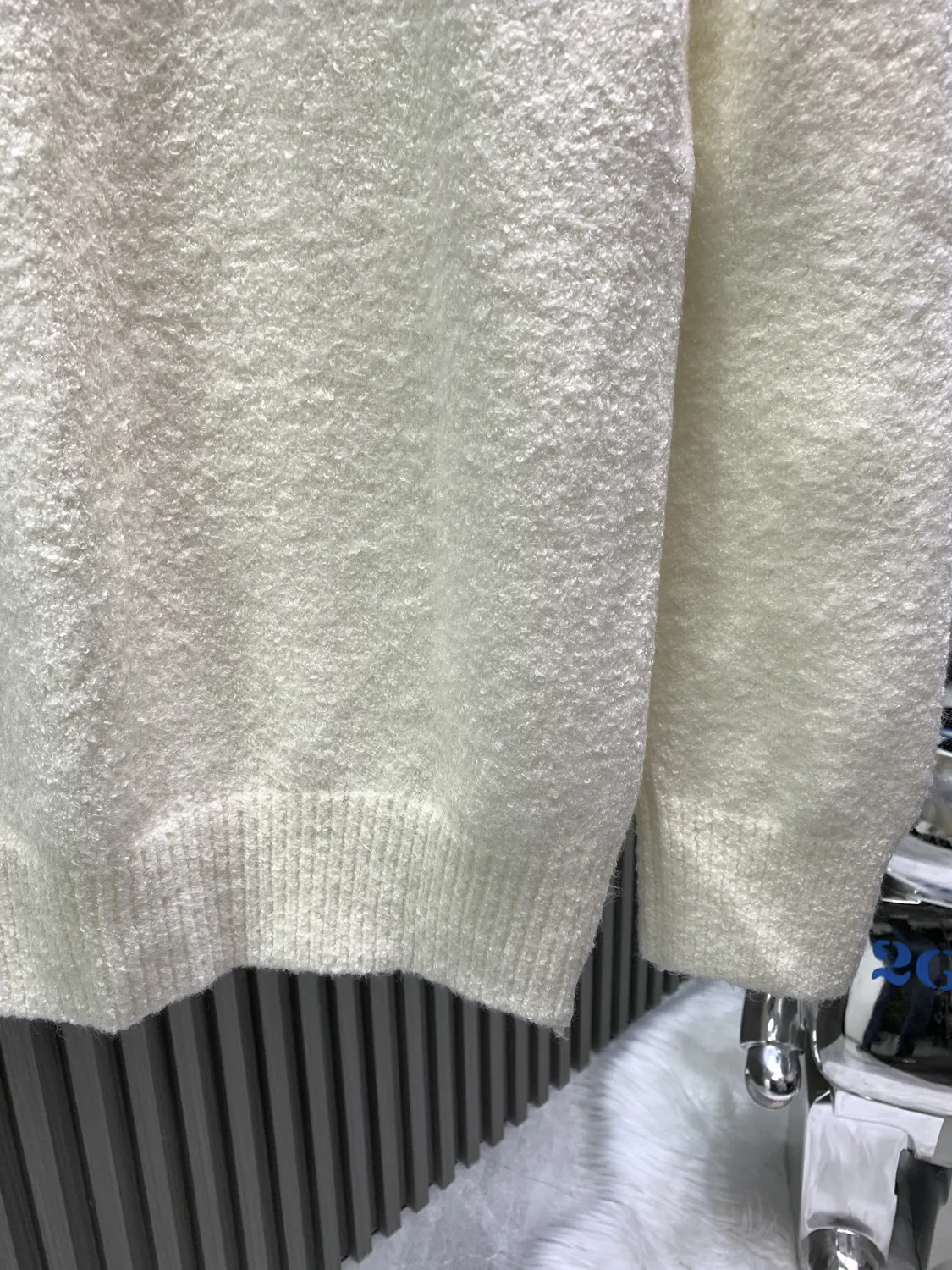 Logo Intarsia Wool-Blend Bouclé Sweater D25014544 — view 8
