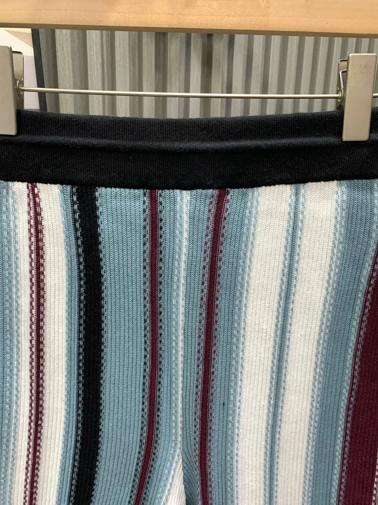 Striped Jacquard Knit Shorts D25014527 — view 5