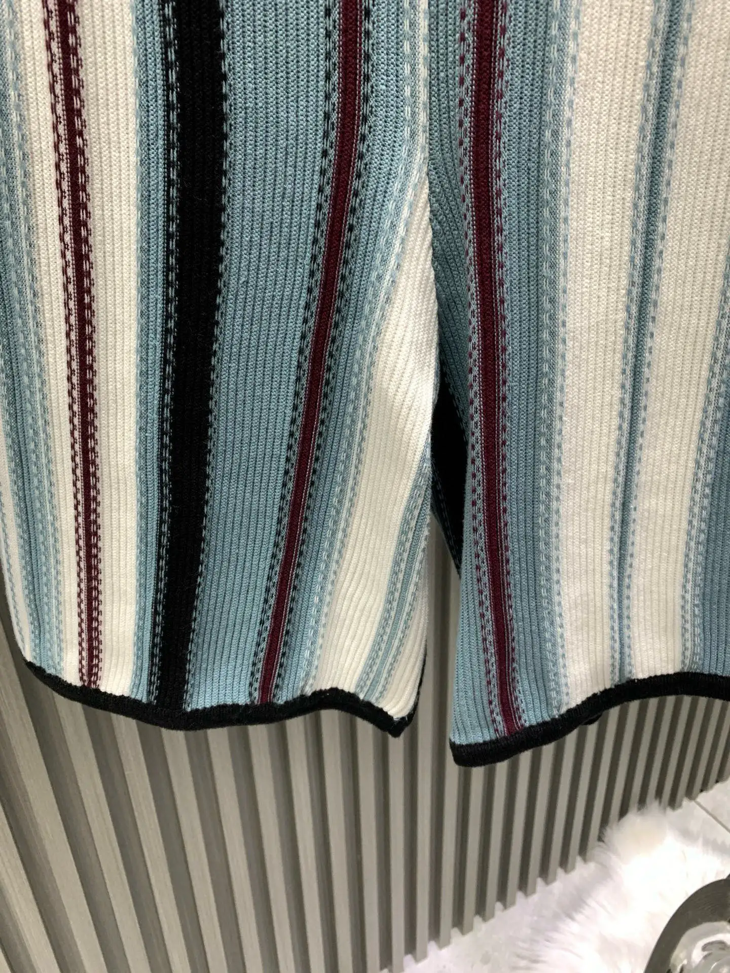 Striped Jacquard Knit Shorts D25014527 — view 9